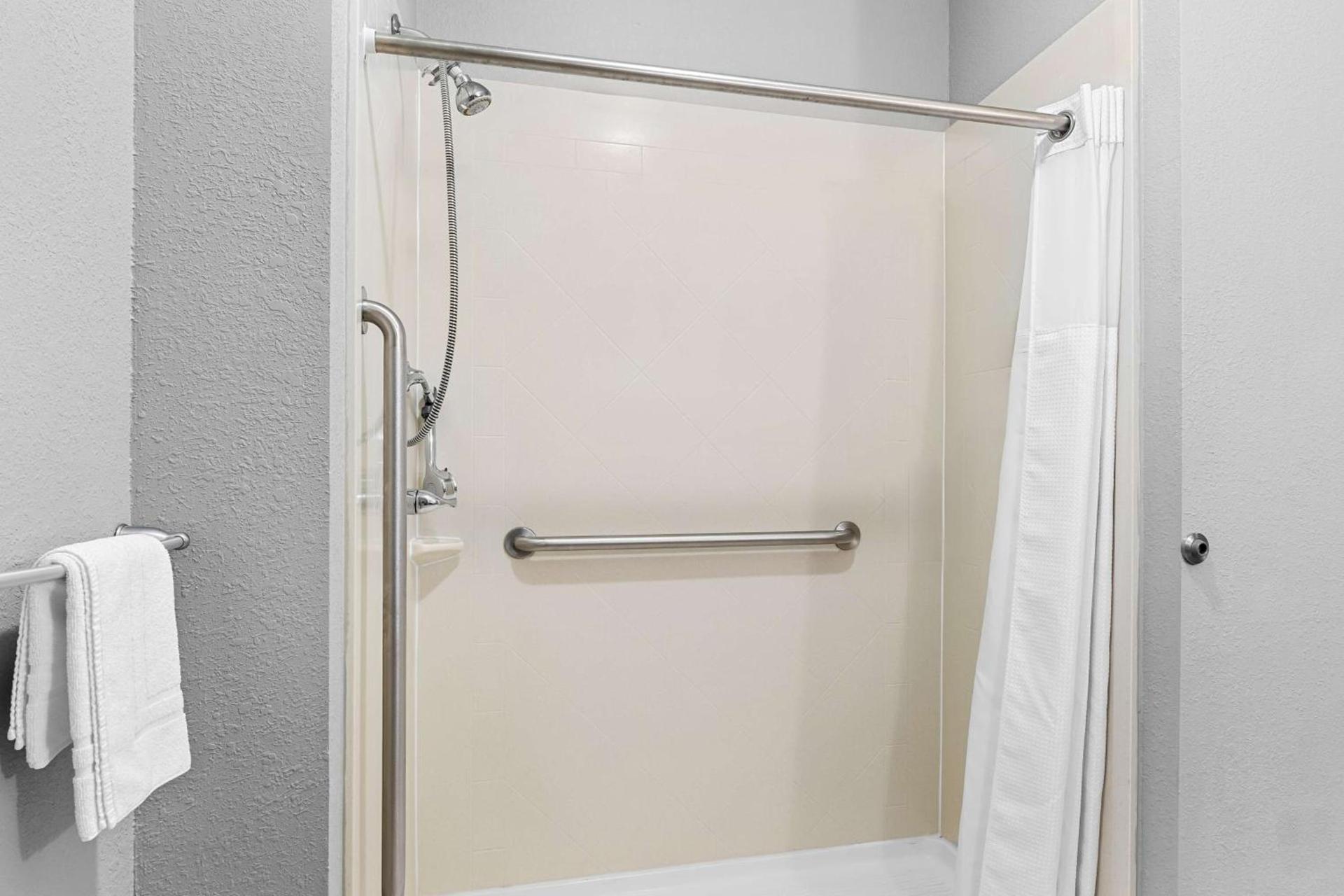 Best Western Plus - Magee Inn & Suites photo 20