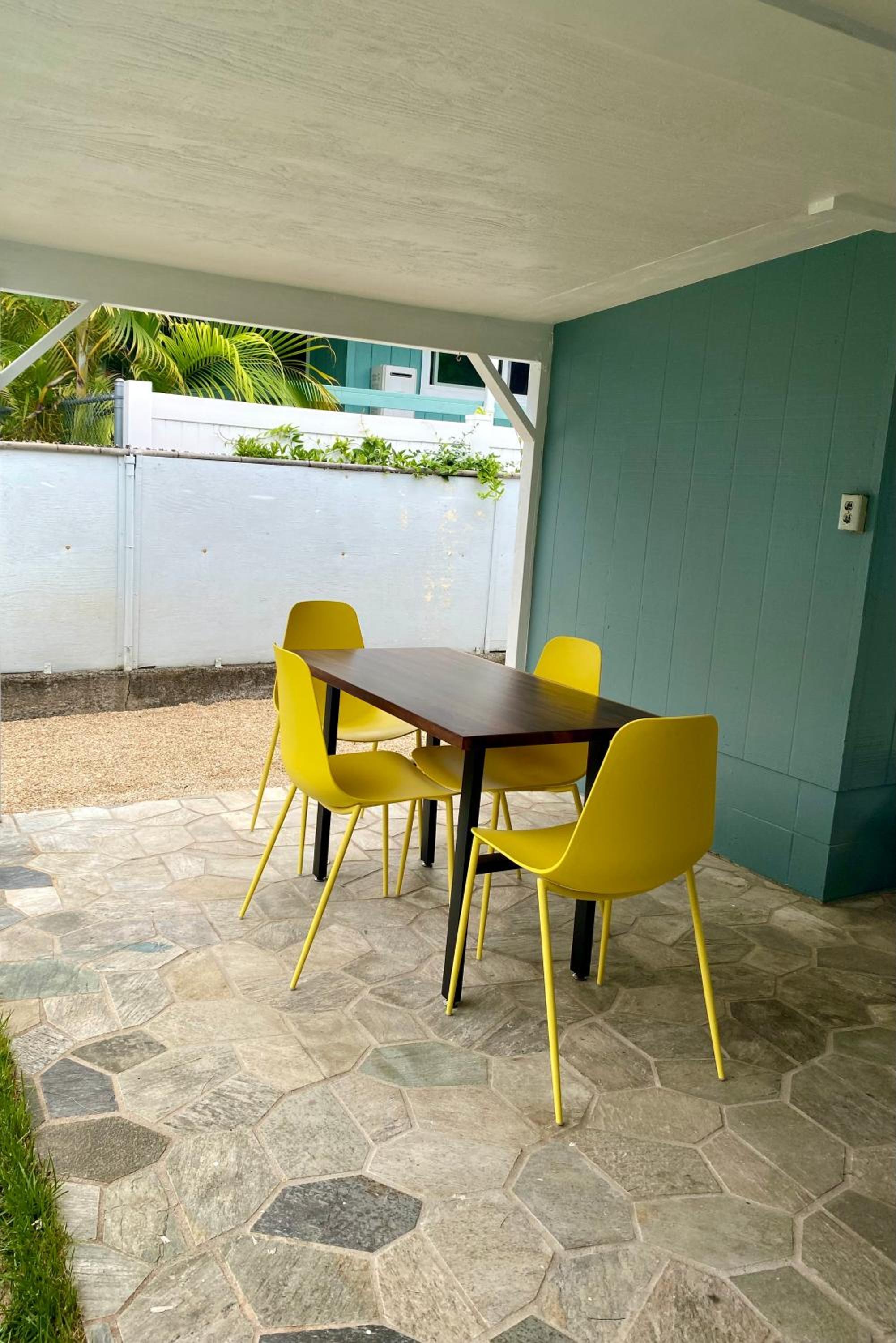 Newly renovated 1 bedroom with air conditioning and kitchenette