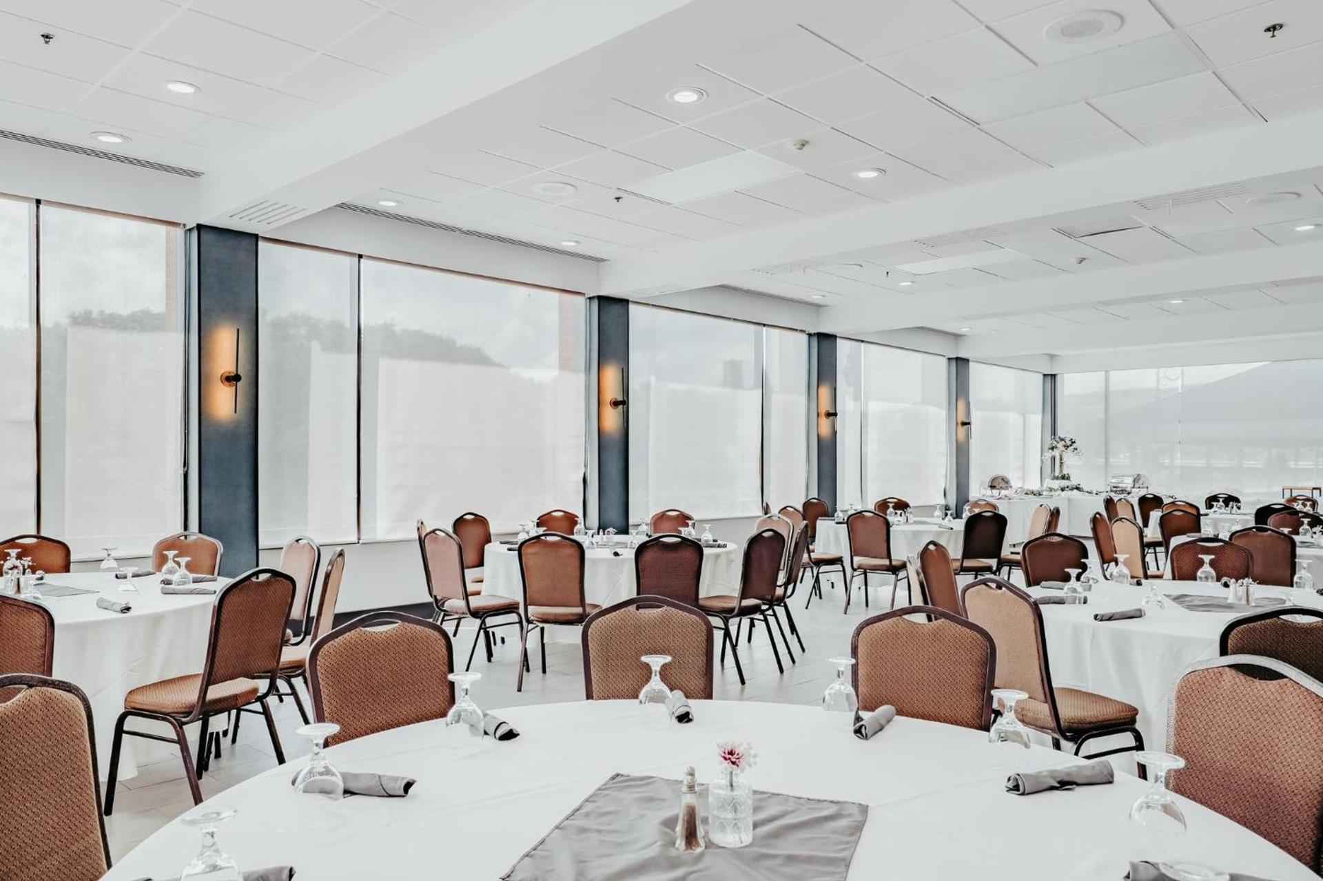 Holiday Inn Binghamton Downtown by IHG photo 46