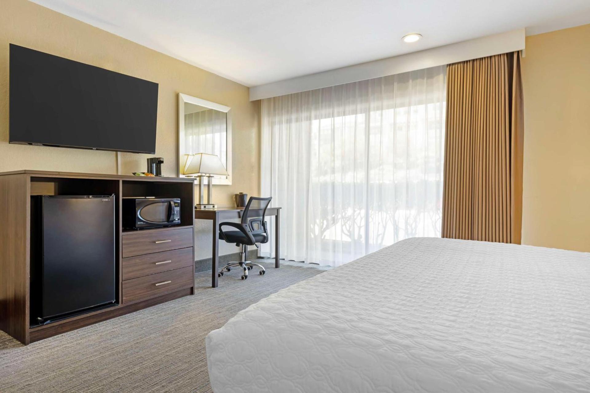 Best Western Oceanside Inn photo 15