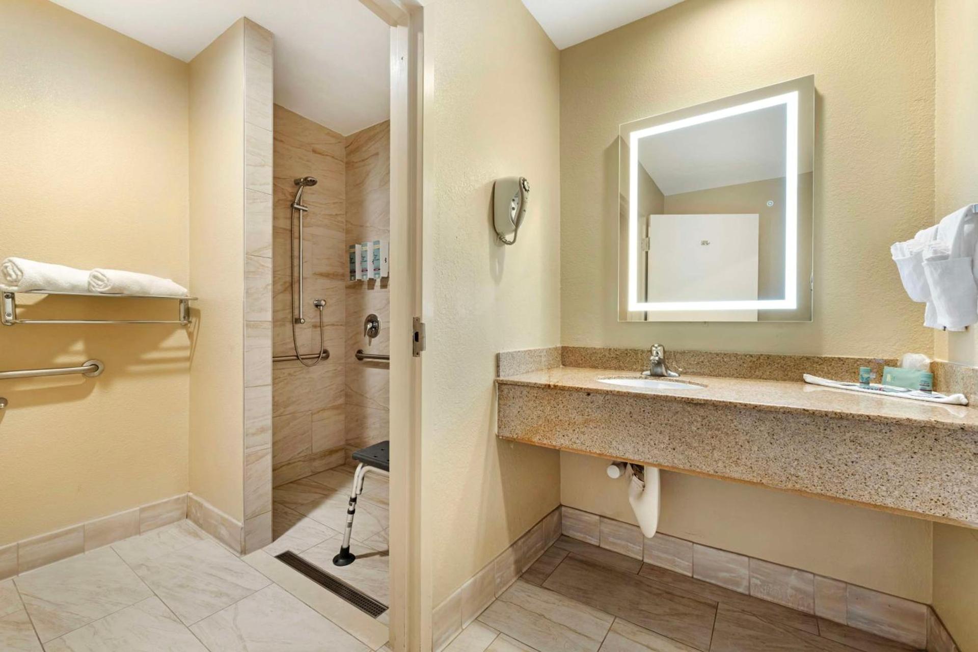 Best Western Oceanside Inn photo 30