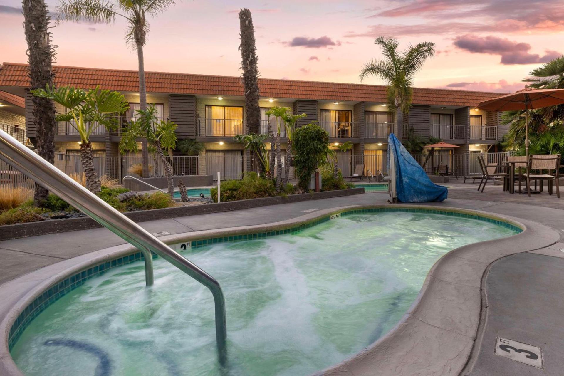 Best Western Oceanside Inn photo 37