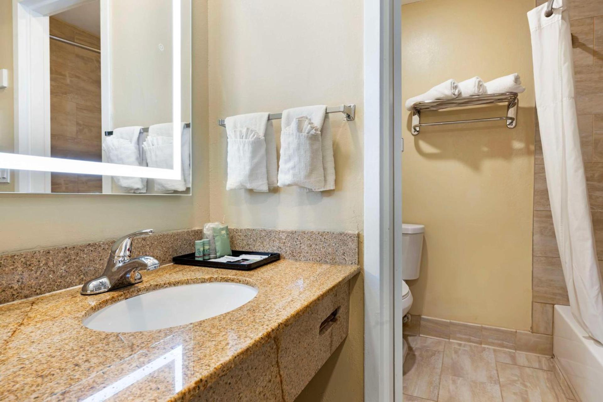 Best Western Oceanside Inn photo 31