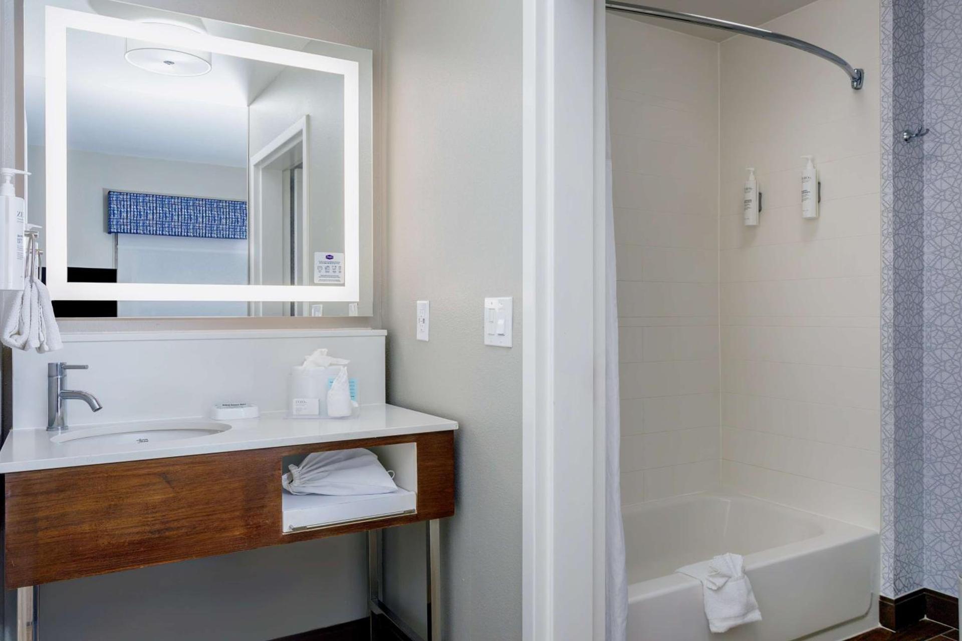 Hampton Inn & Suites Tallahassee I-10-Thomasville Road photo 28