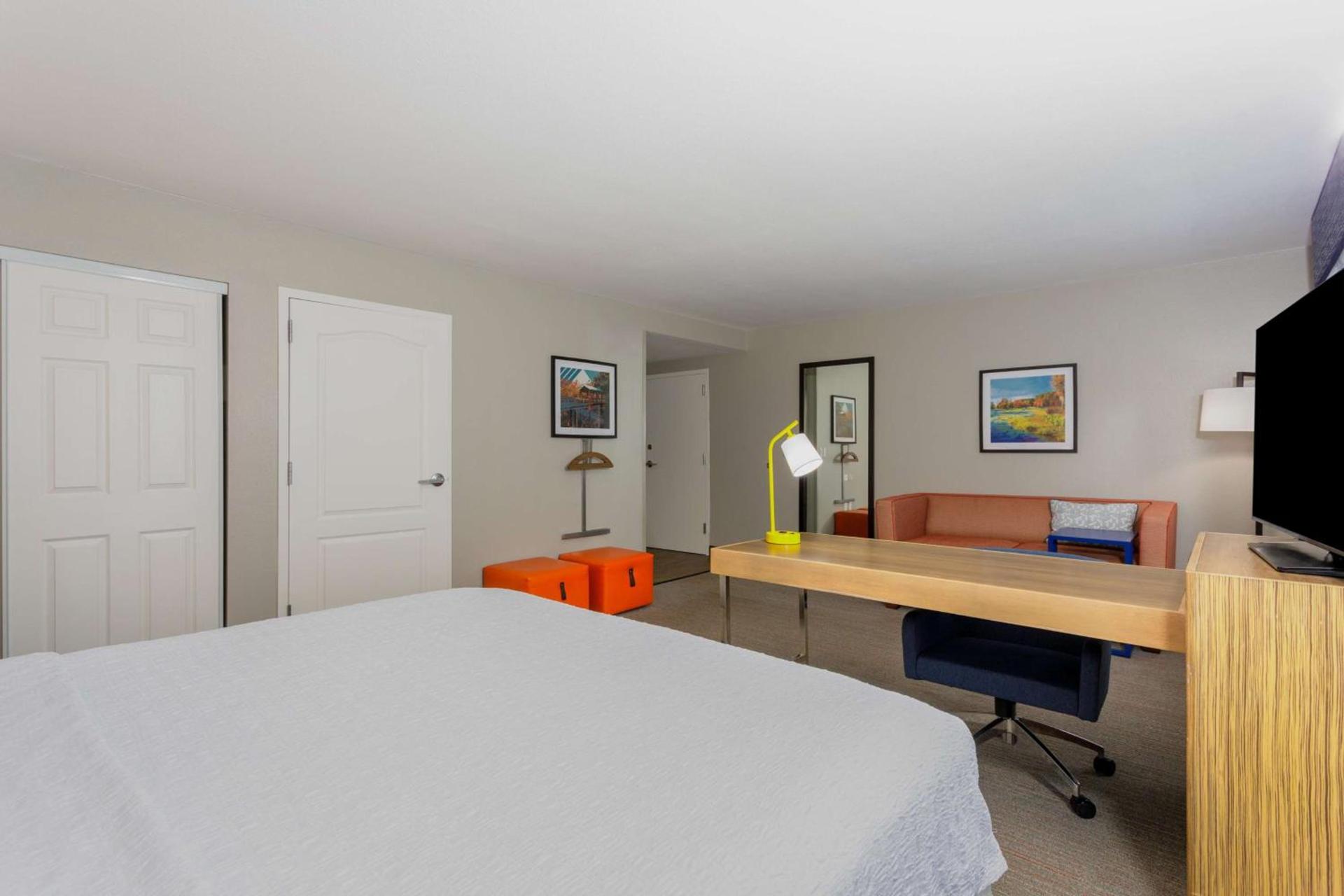 Hampton Inn & Suites Tallahassee I-10-Thomasville Road photo 38