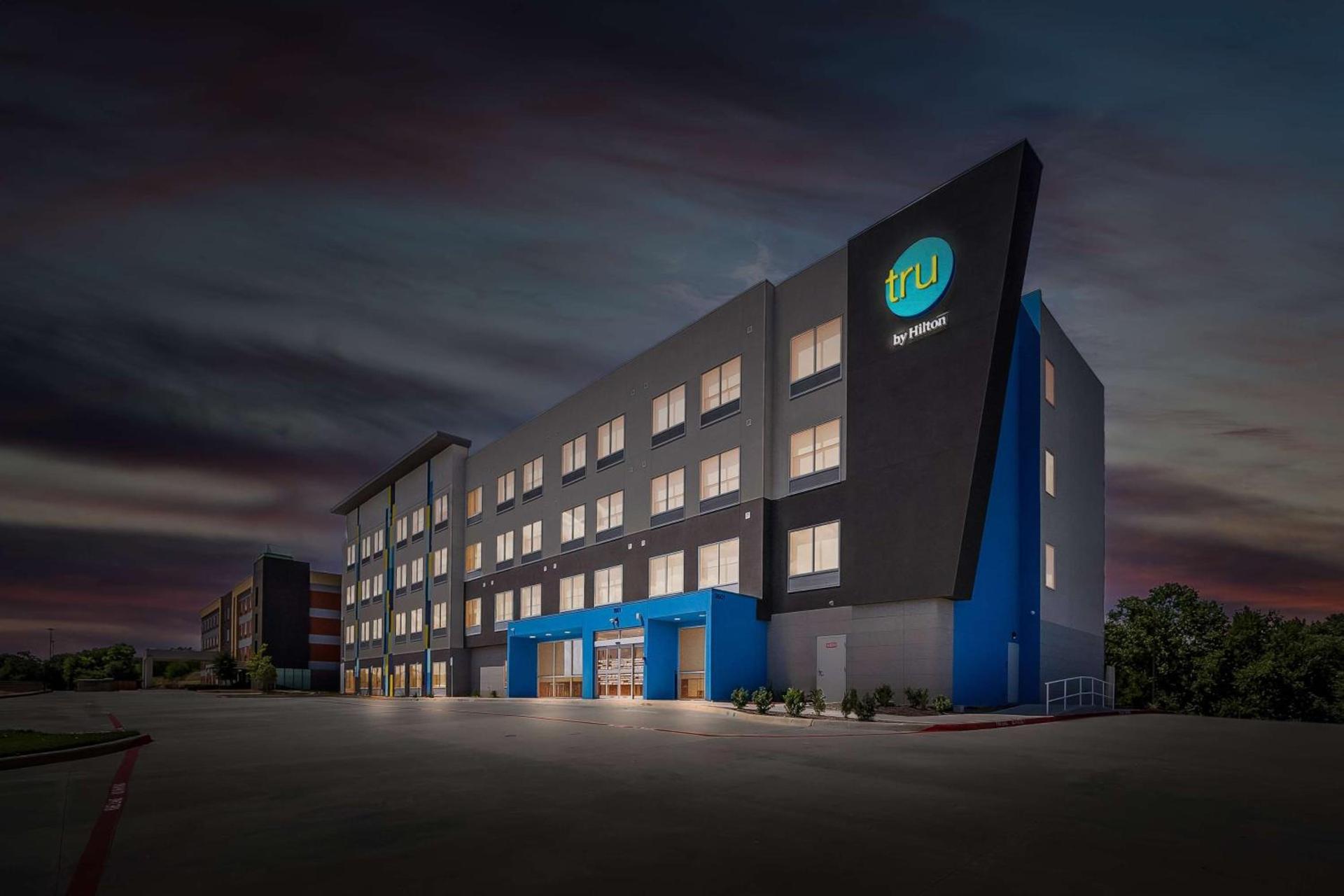 Tru by Hilton Plano Hwy 75 photo 2