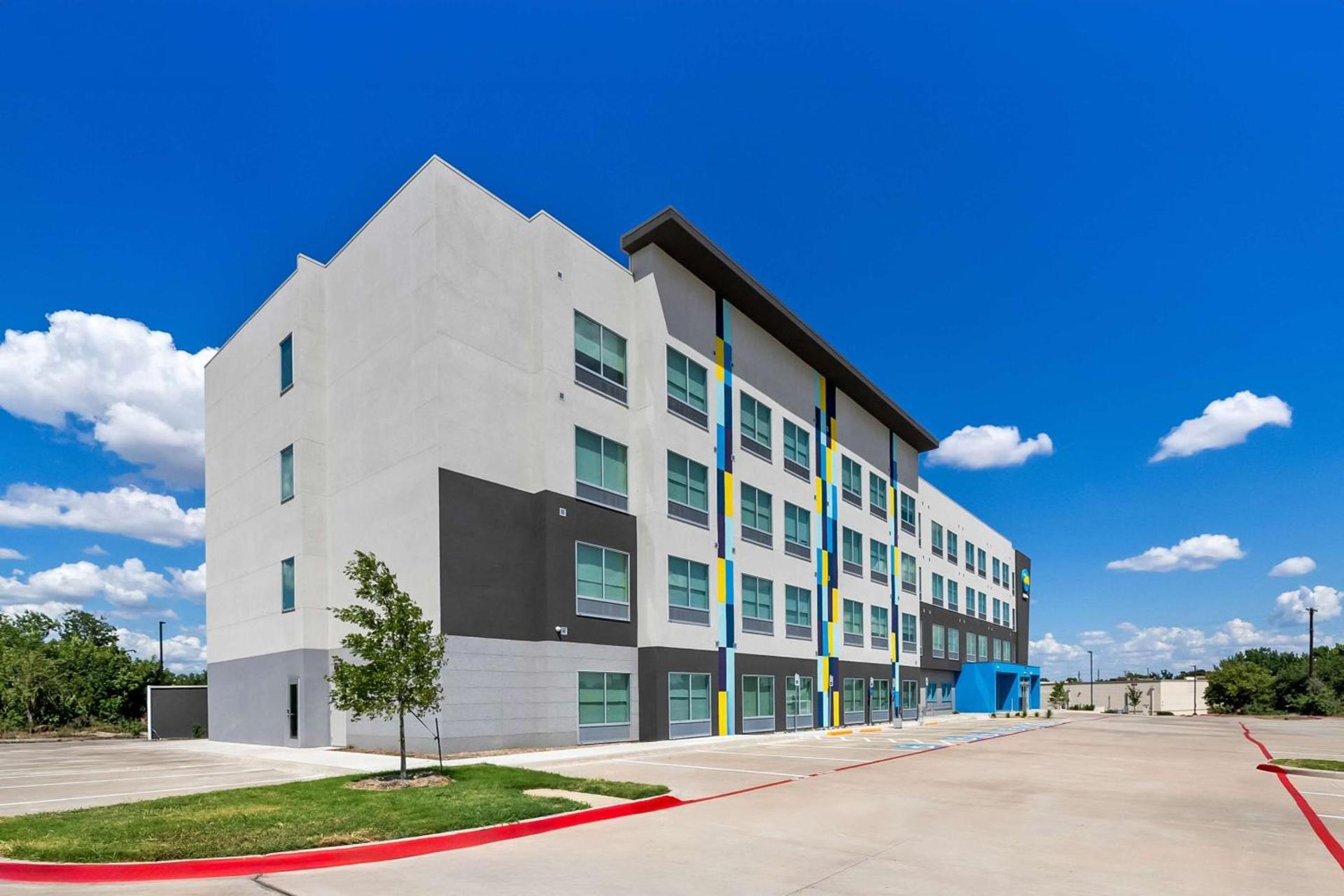 Tru by Hilton Plano Hwy 75 photo 3