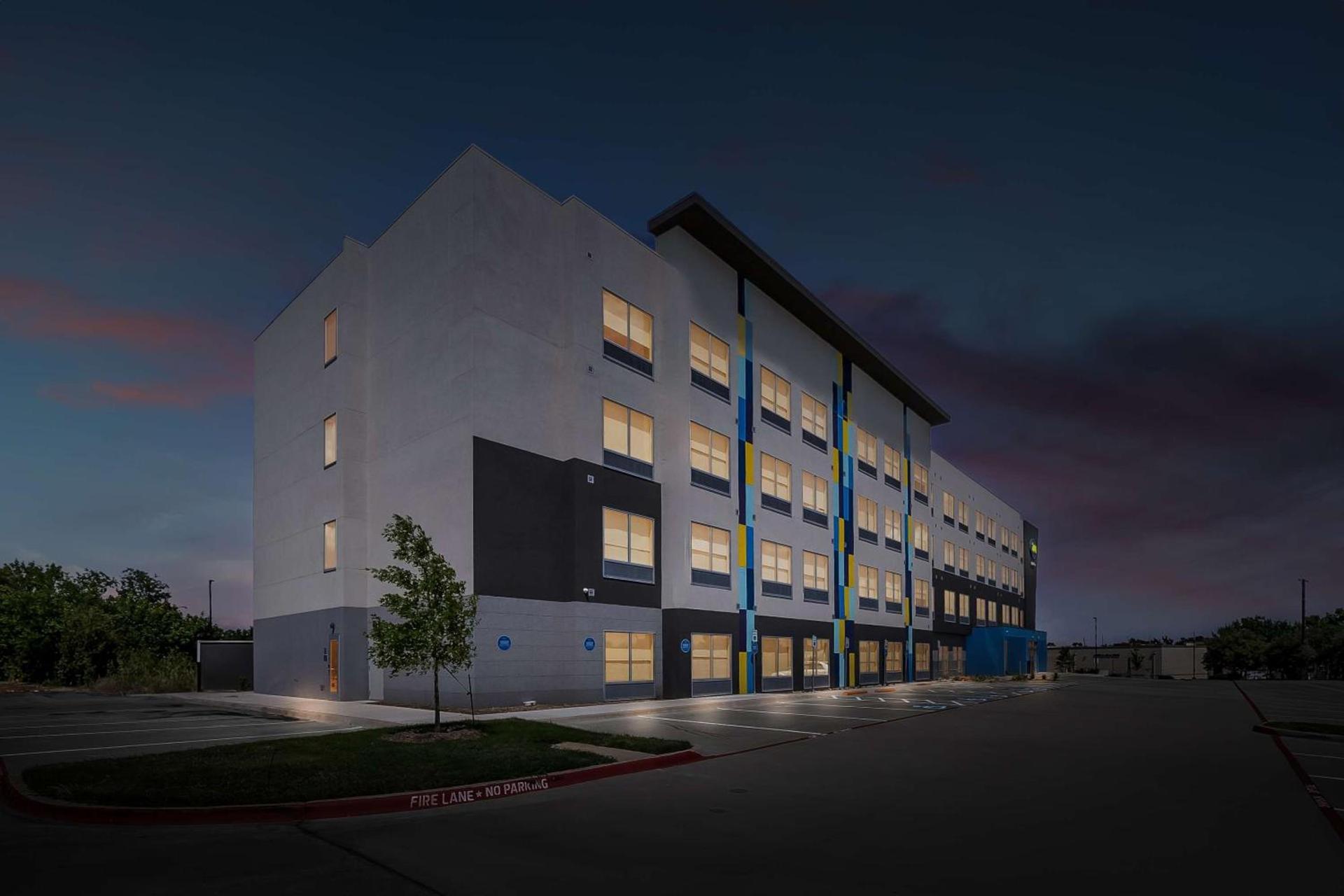 Tru by Hilton Plano Hwy 75 photo 5