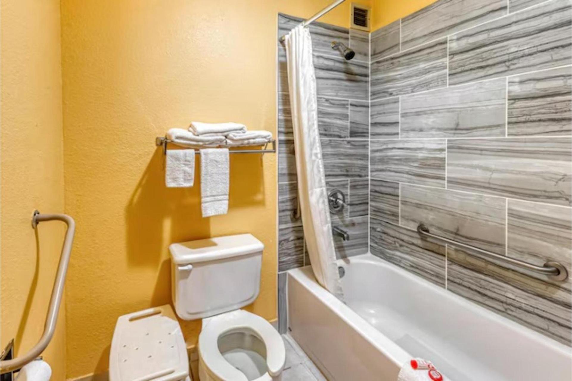 Rodeway Inn & Suites Jefferson photo 31