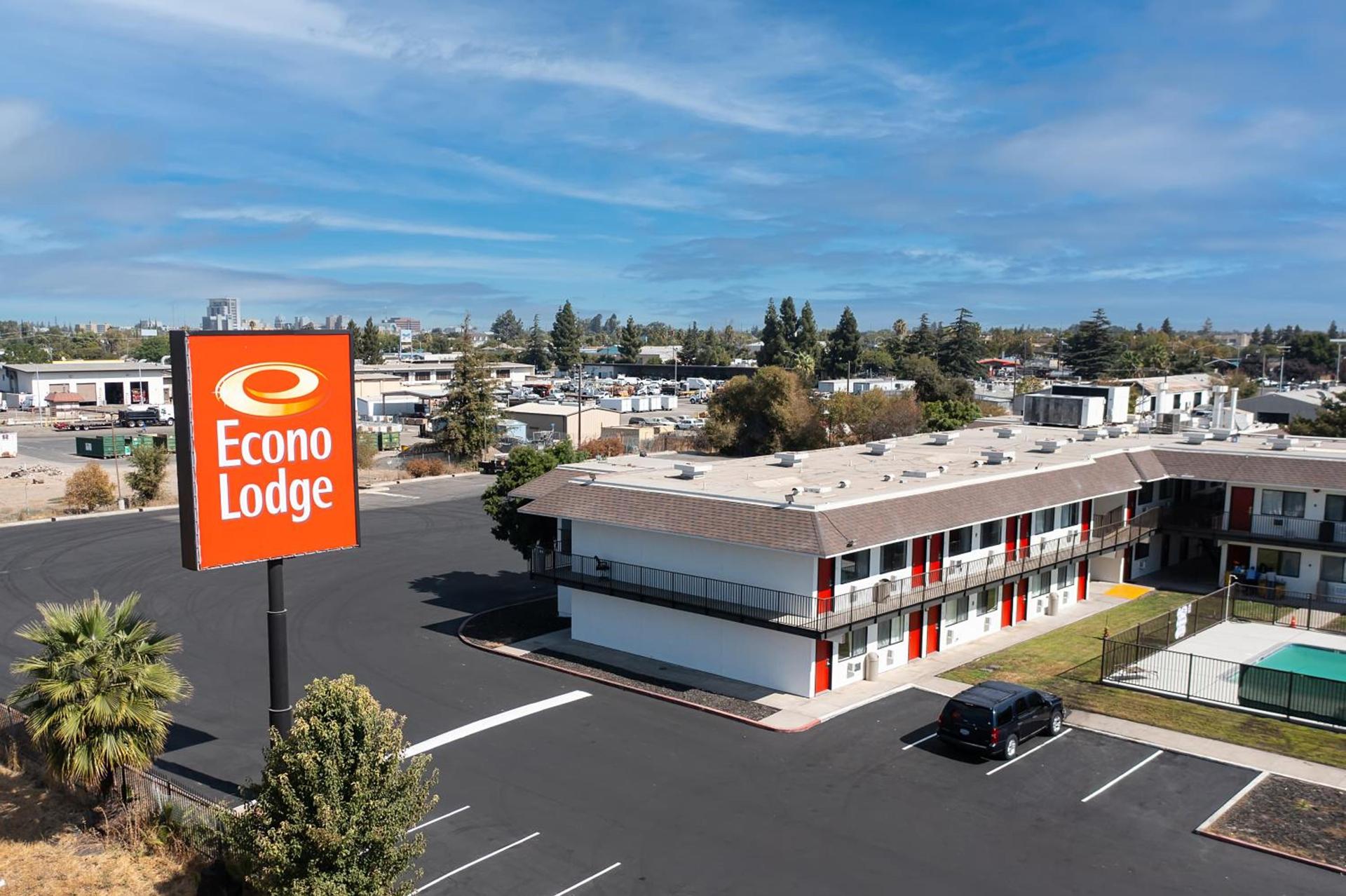 Econo Lodge Stockton near I-5 Fairgrounds photo 2