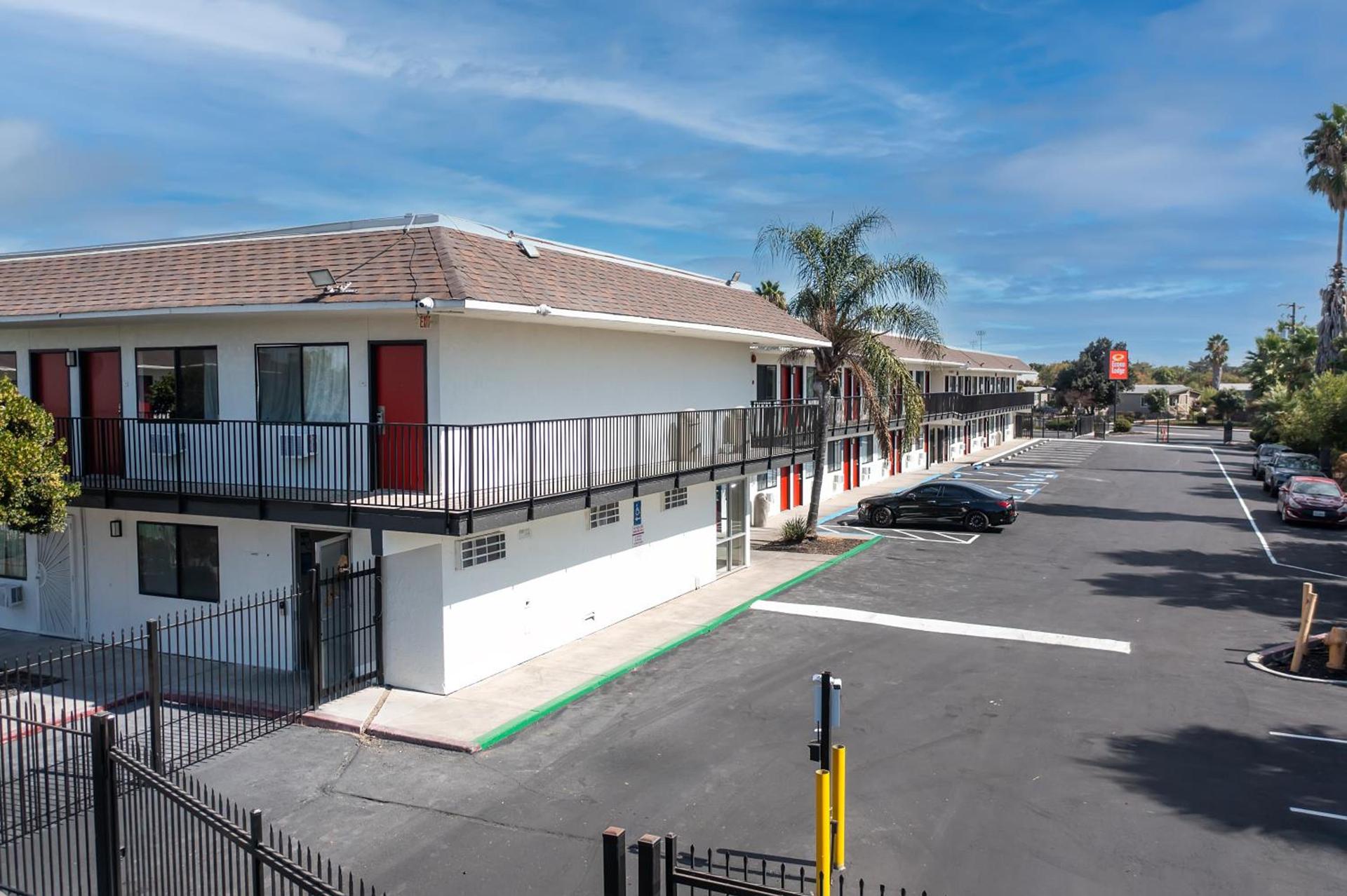 Econo Lodge Stockton near I-5 Fairgrounds photo 54