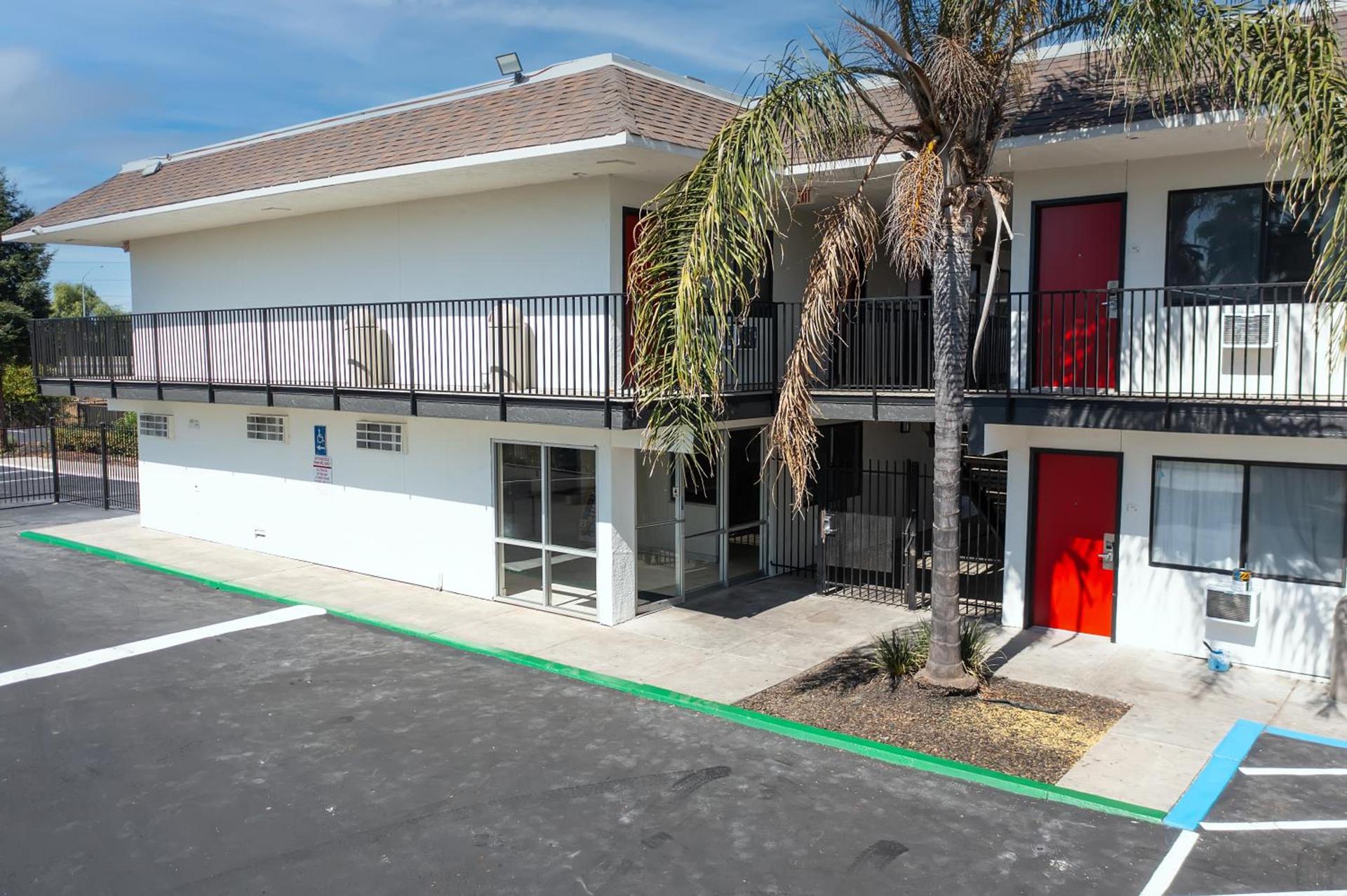 Econo Lodge Stockton near I-5 Fairgrounds photo 55