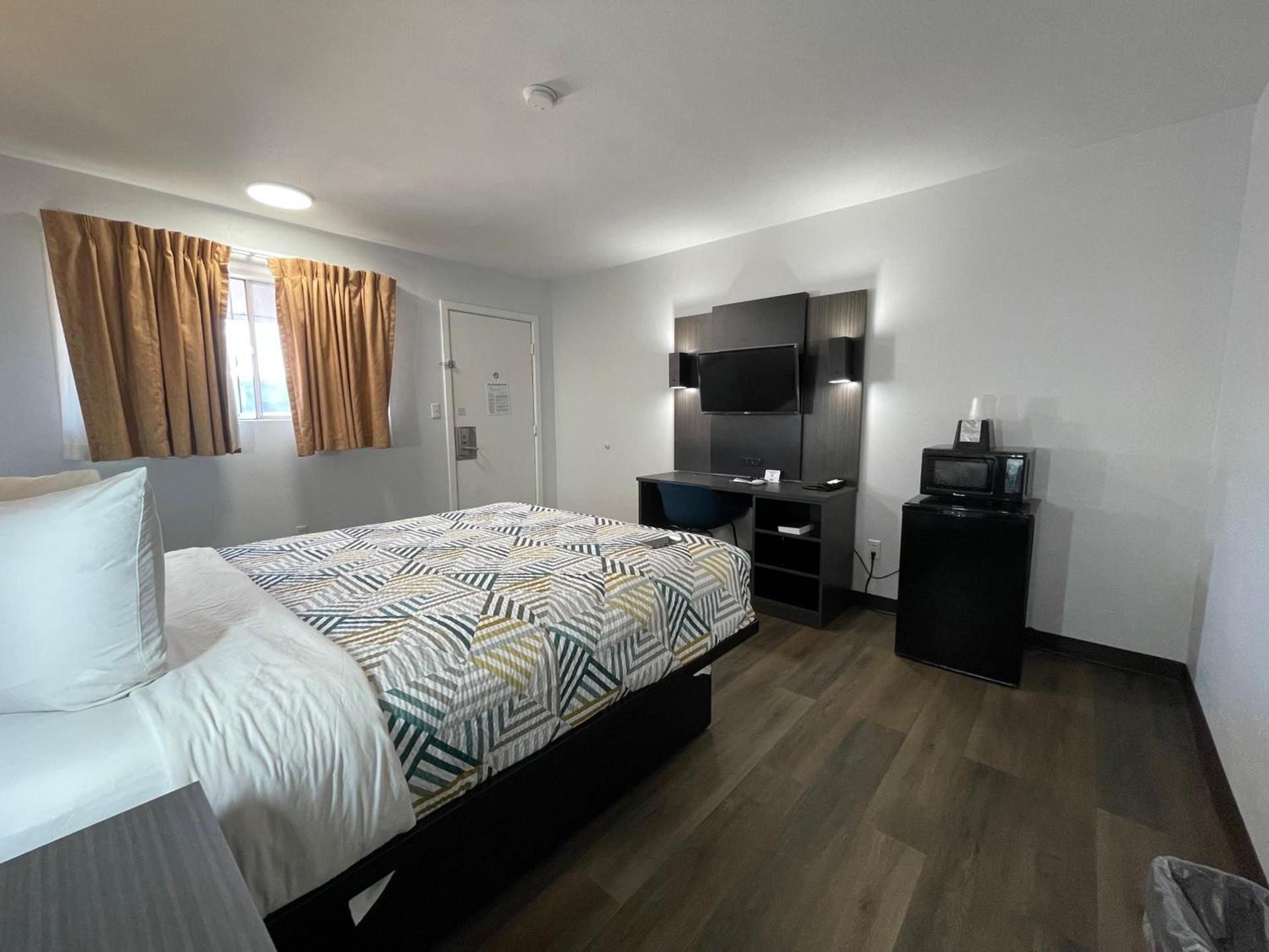 Motel 6 Artesia, NM photo 13