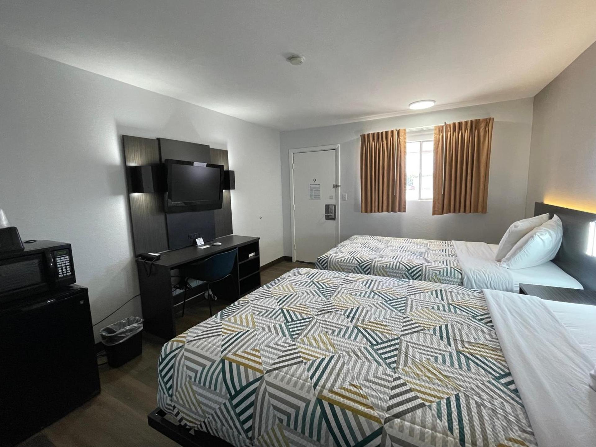 Motel 6 Artesia, NM photo 12