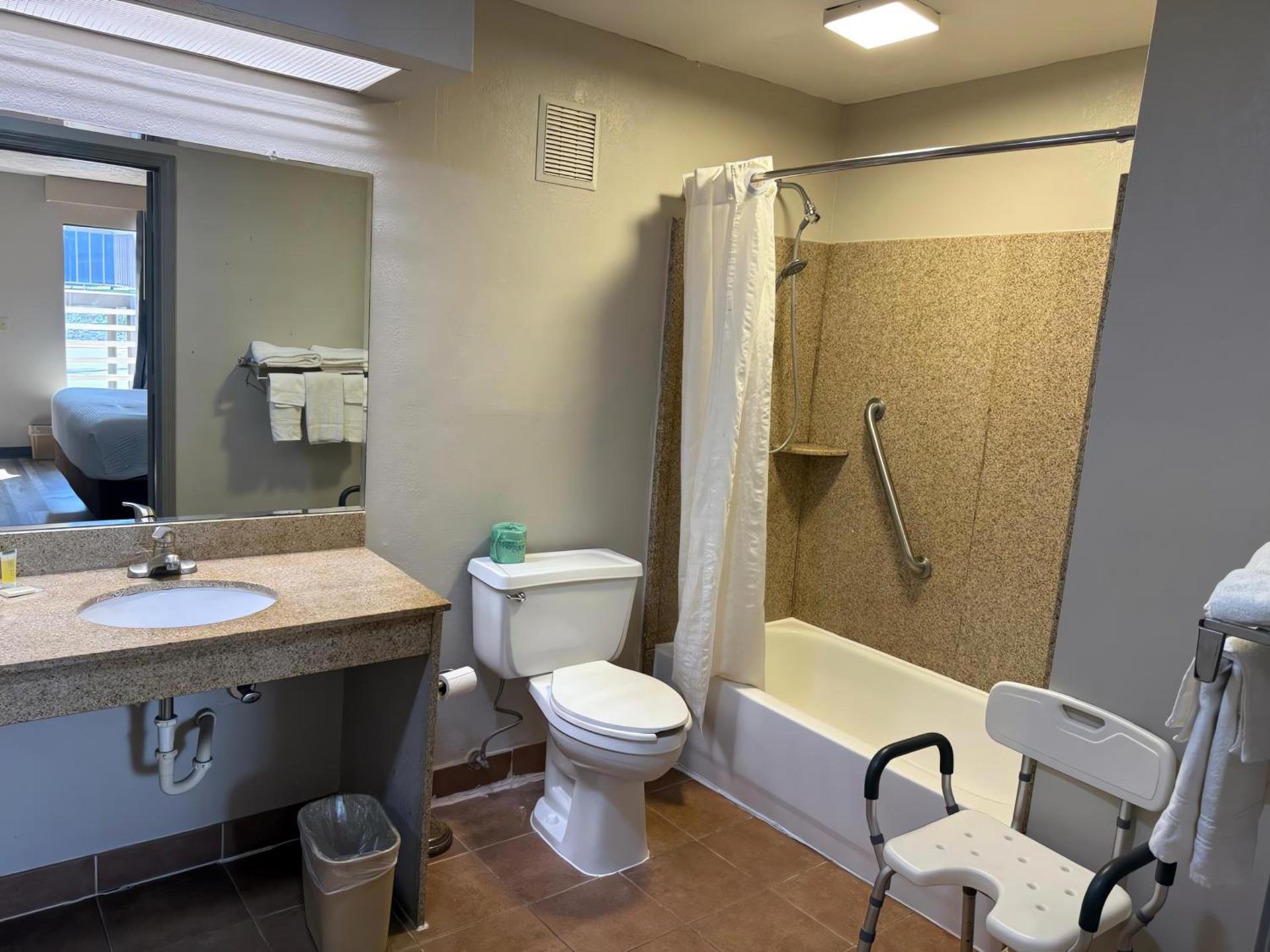 Days Inn by Wyndham Cookeville photo 56