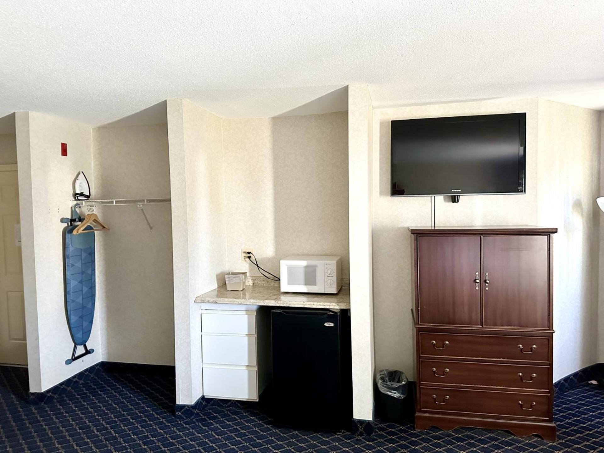 Baldwin Inn & Suites, SureStay Collection by Best Western photo 13