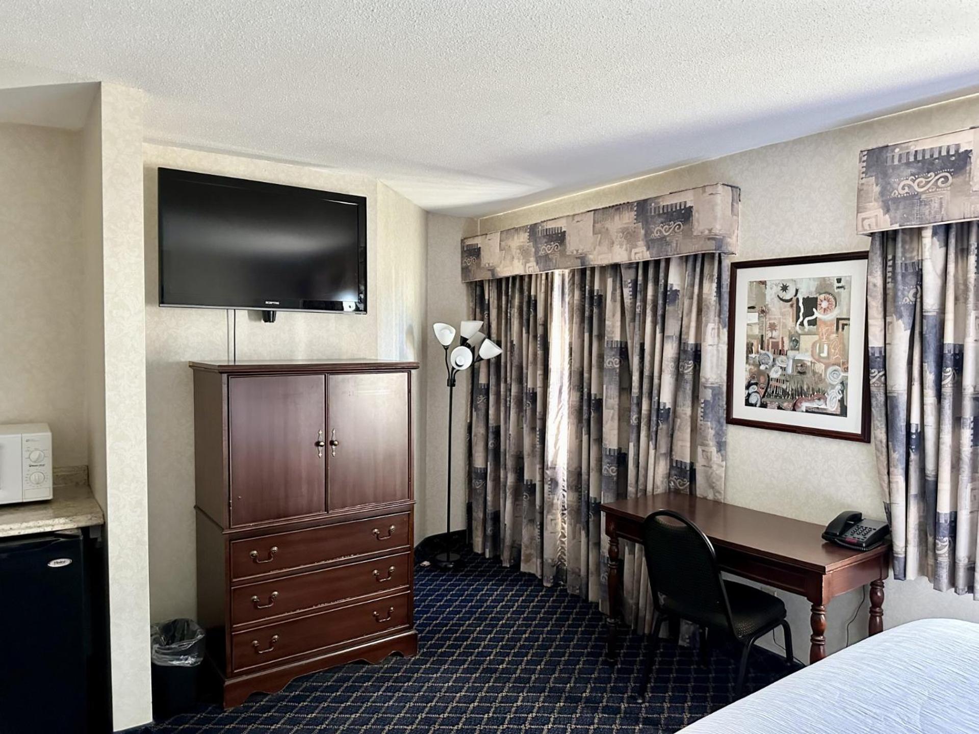 Baldwin Inn & Suites, SureStay Collection by Best Western photo 15