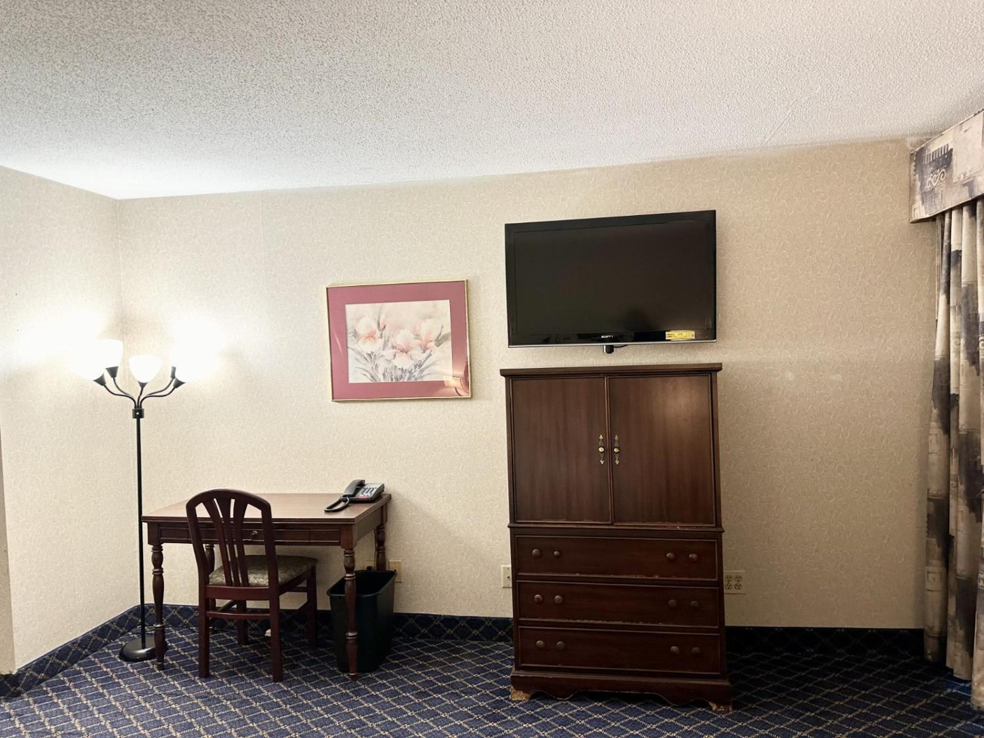 Baldwin Inn & Suites, SureStay Collection by Best Western photo 21
