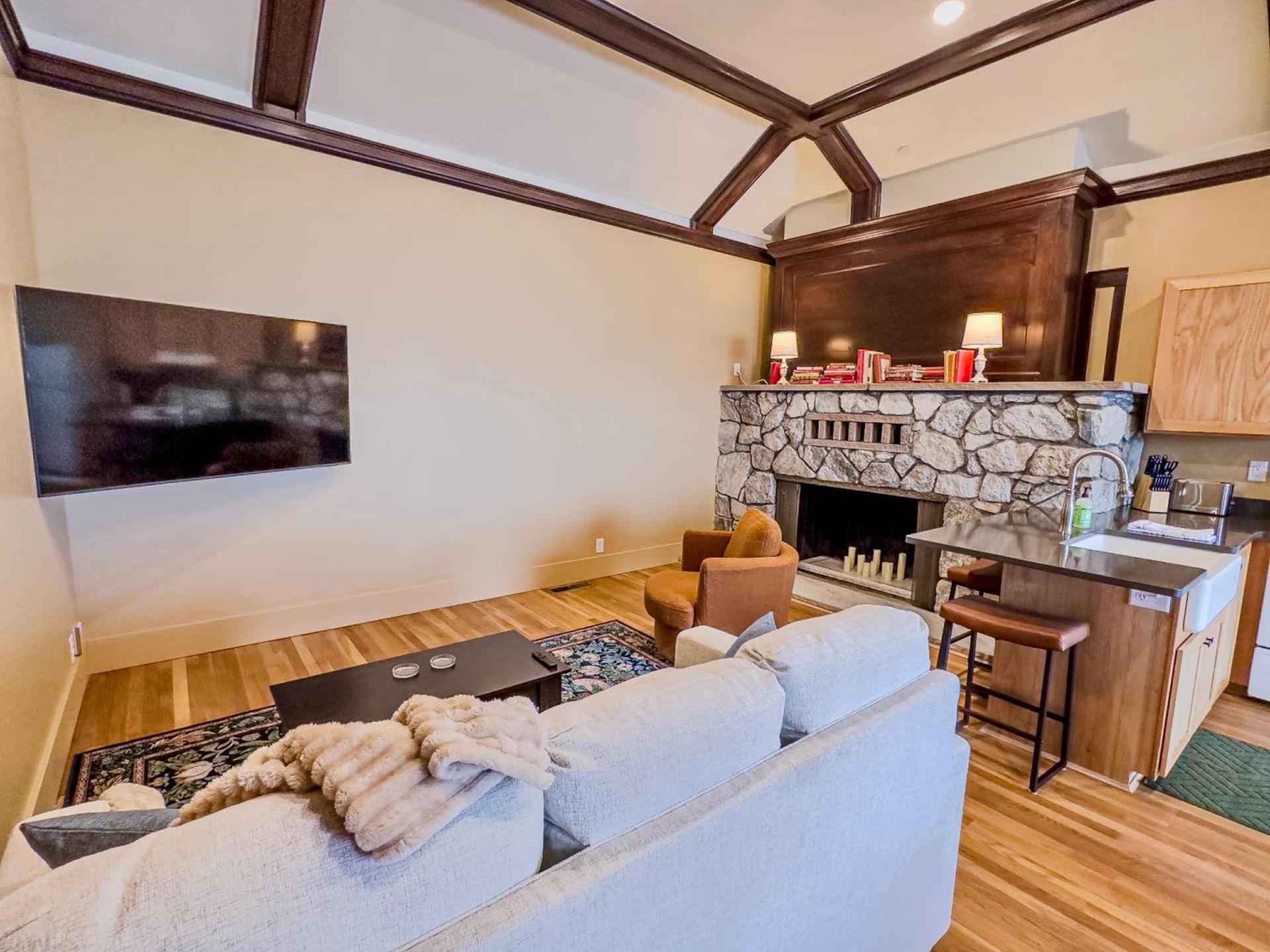 Peach Street Inn by WanderLodges photo 17