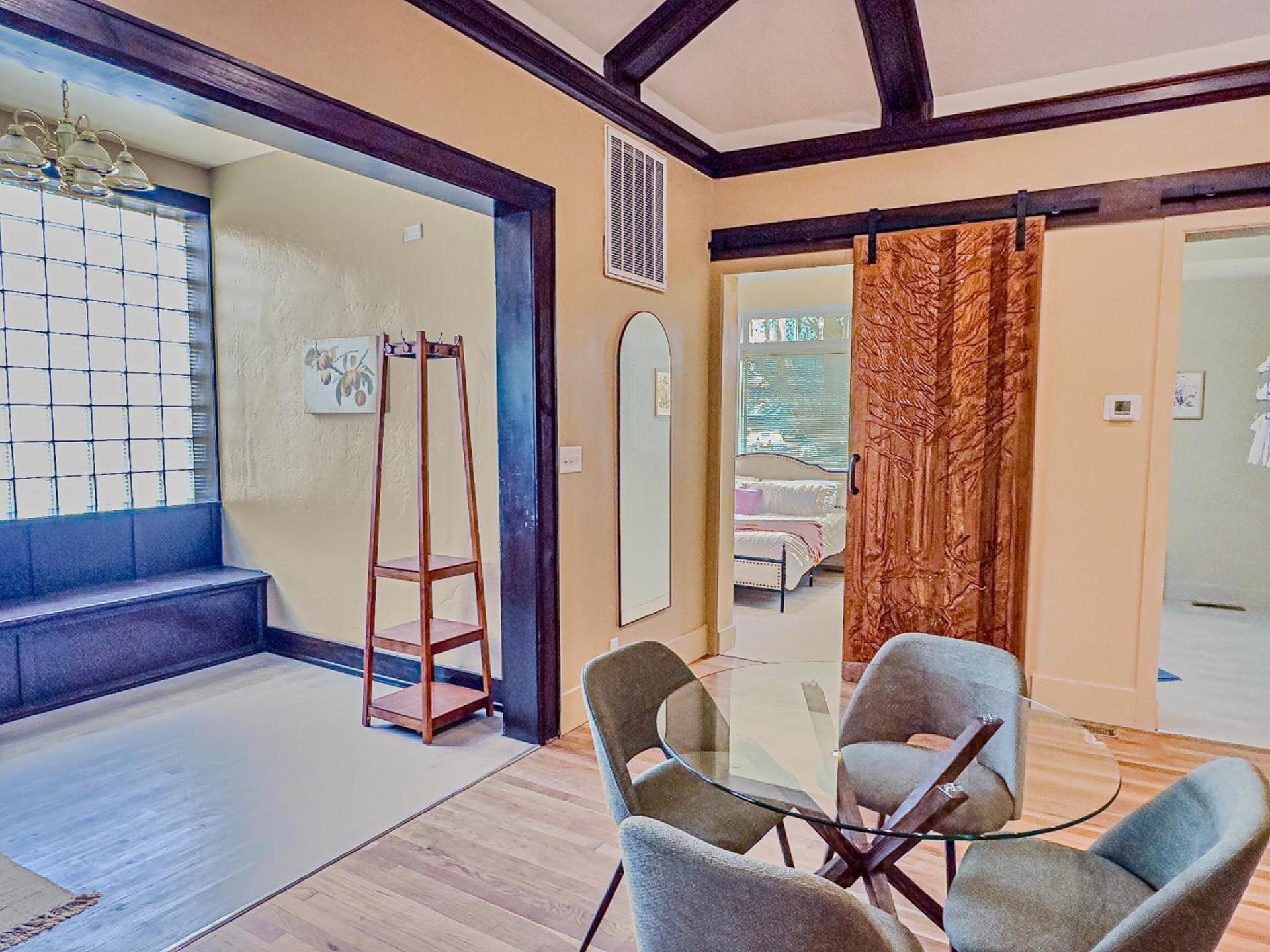 Peach Street Inn by WanderLodges photo 23
