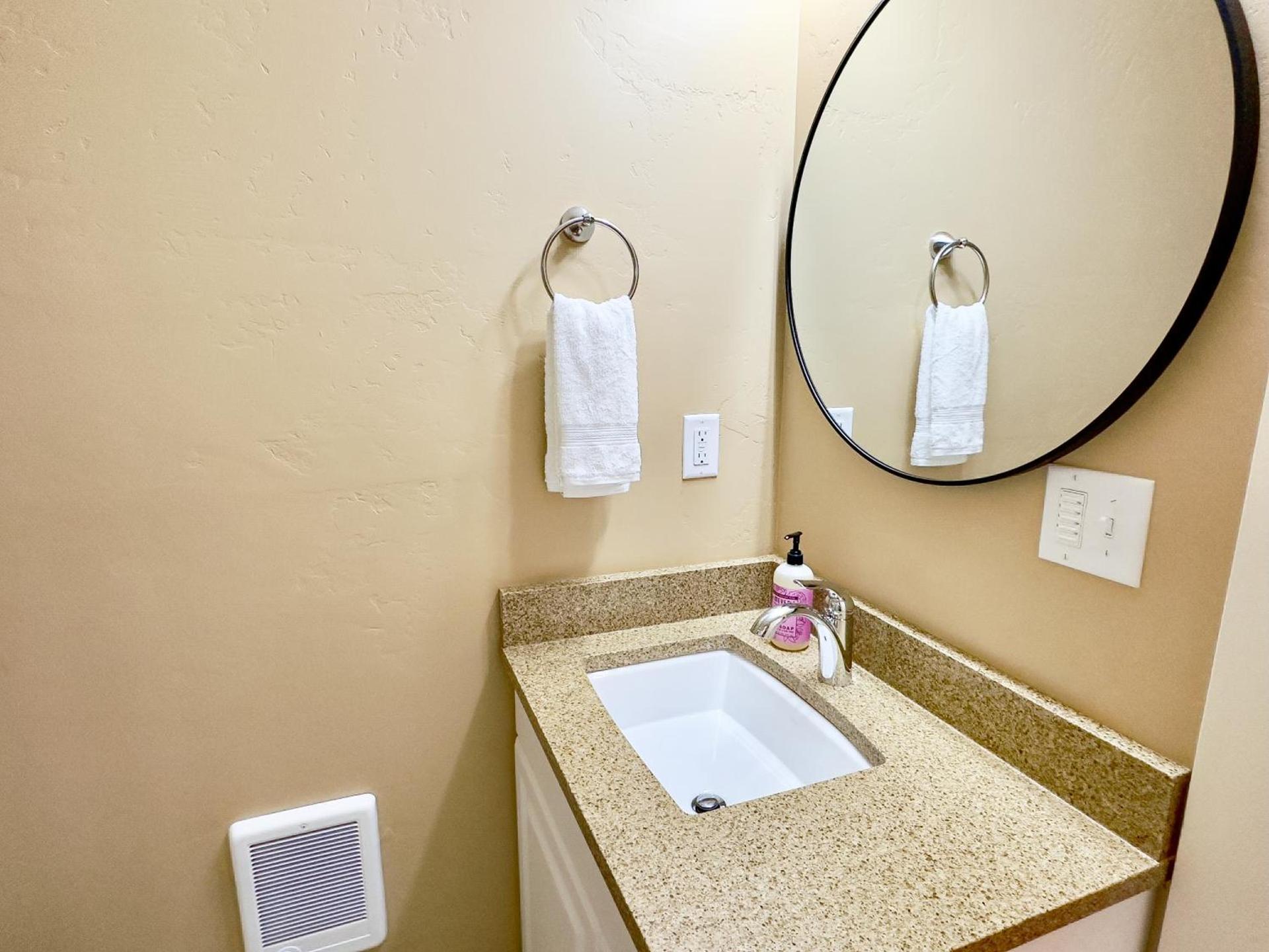 Peach Street Inn by WanderLodges photo 29