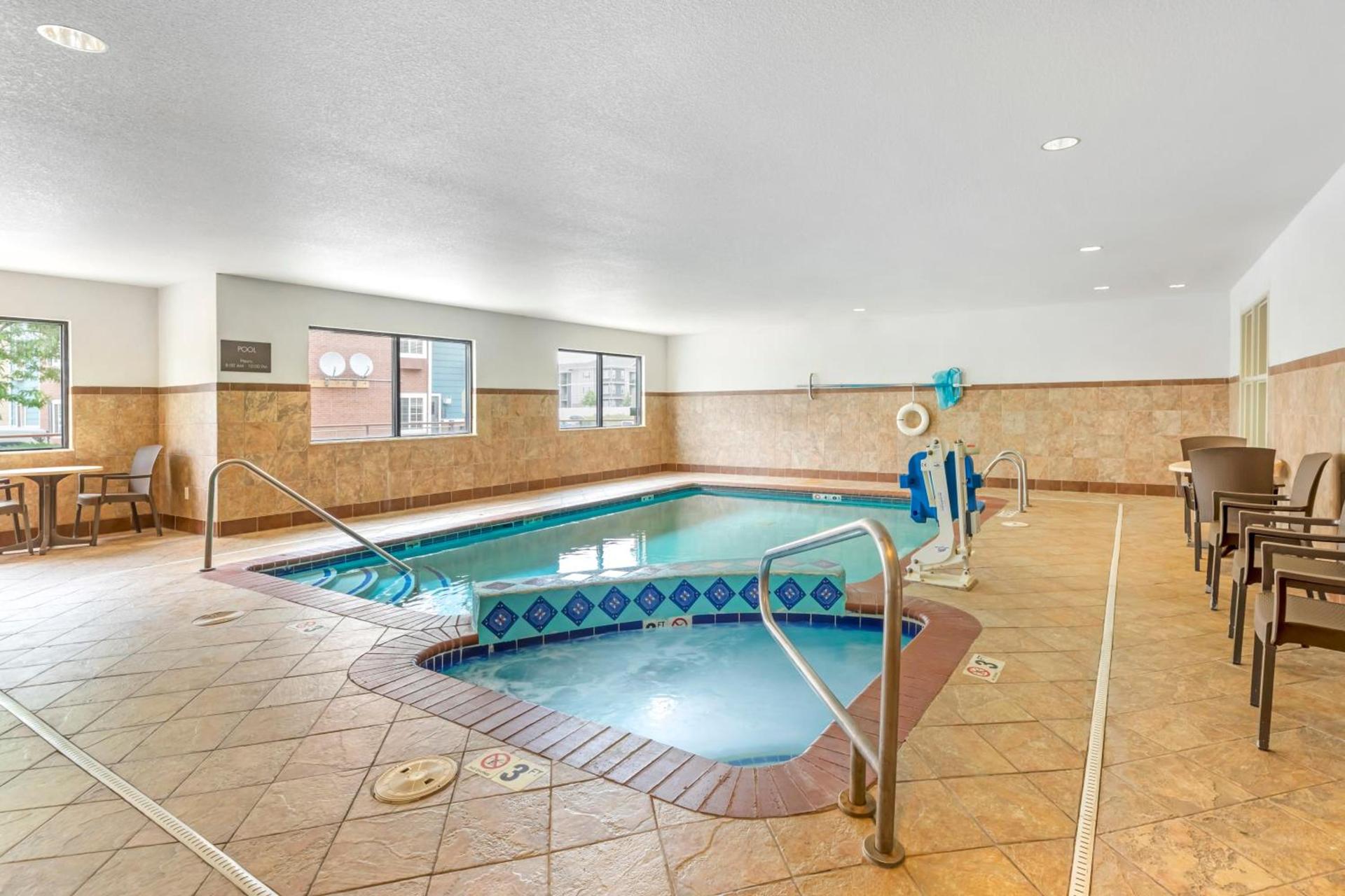 Comfort Suites Longmont photo 43
