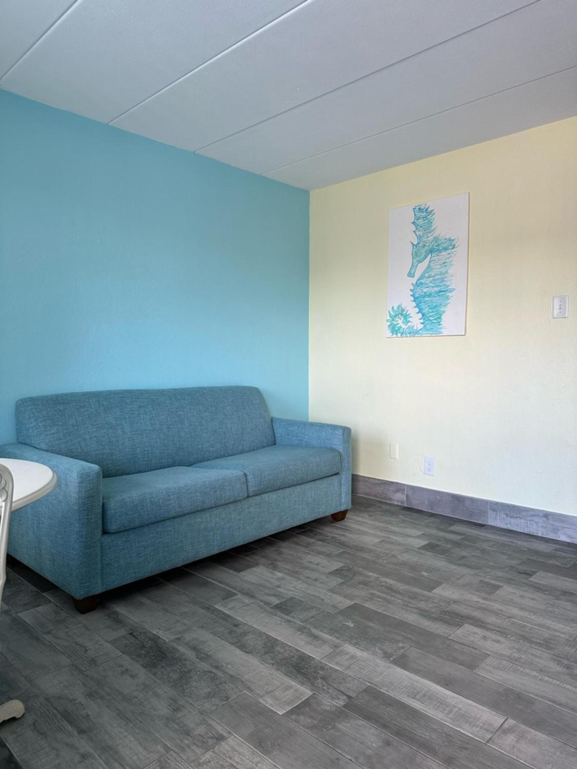 Royal Canadian Motel photo 34