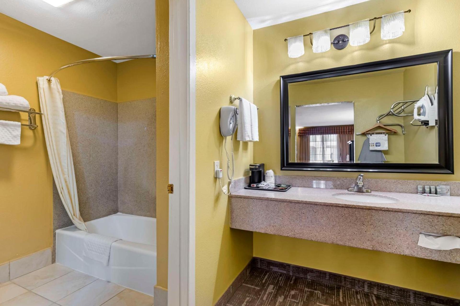 Best Western Executive Inn photo 25