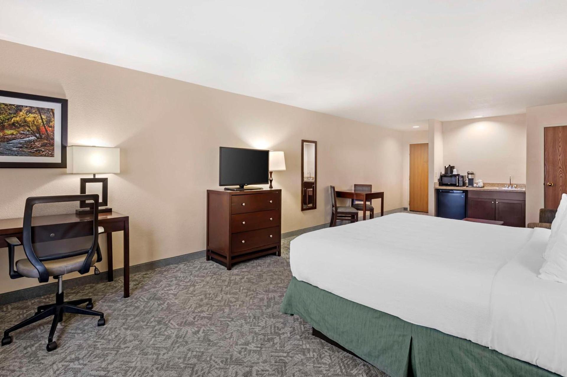 Best Western Plus Eagle Vail Airport photo 29