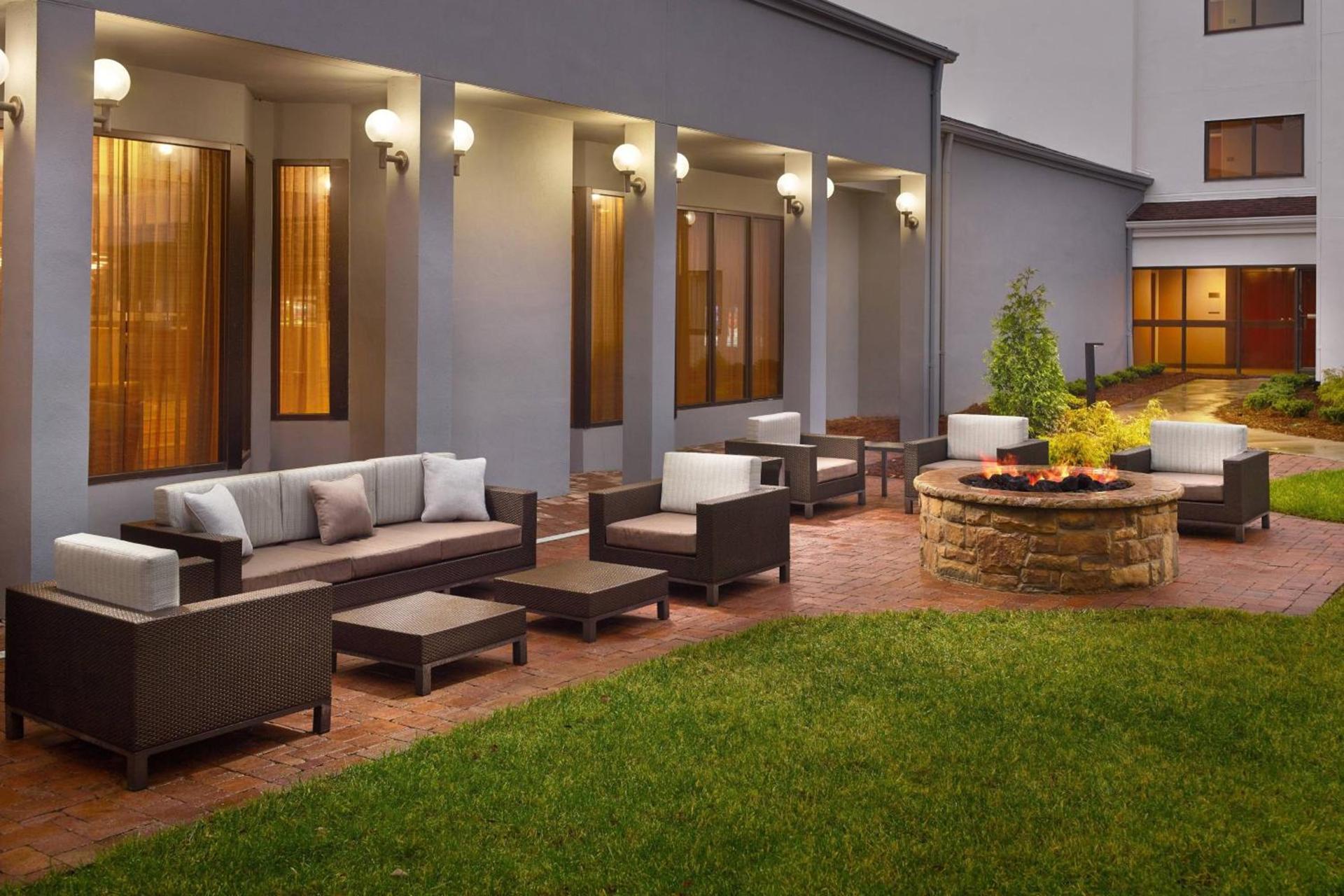 Courtyard Charlotte SouthPark photo 6
