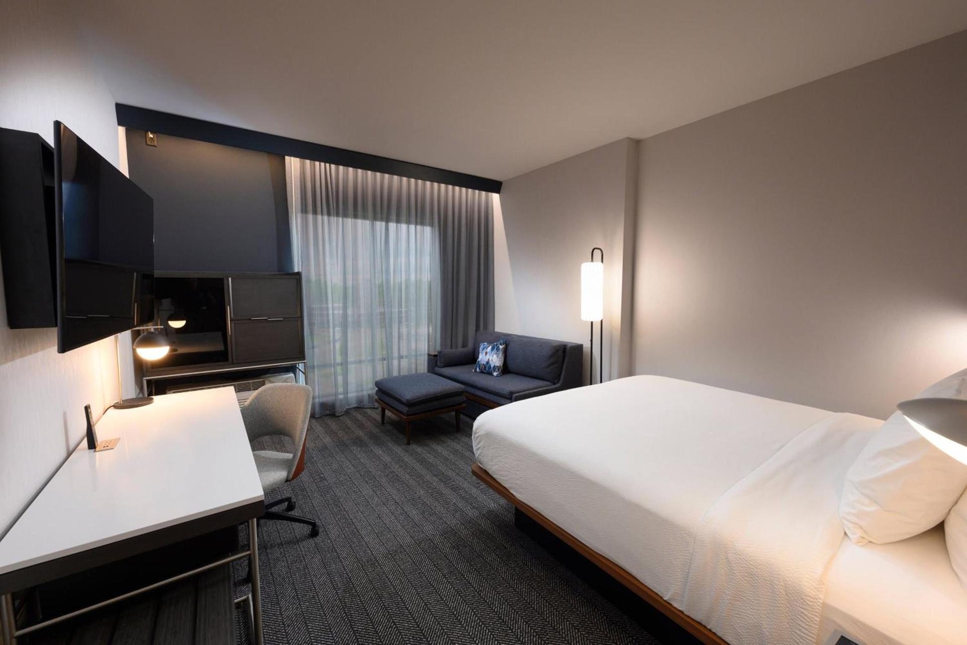 Courtyard by Marriott Charlotte Waverly photo 11