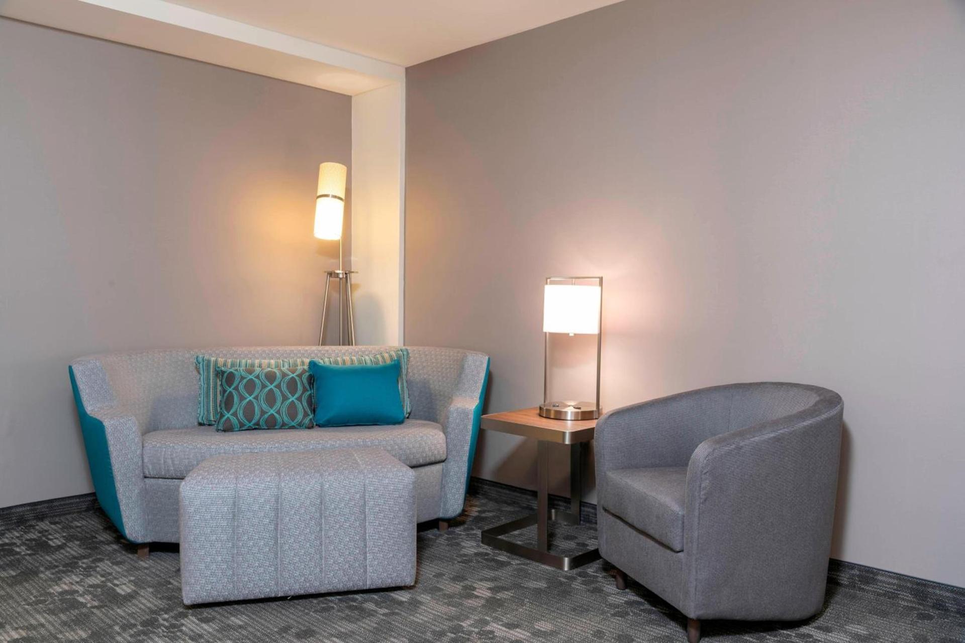 Courtyard by Marriott Cleveland Elyria photo 7