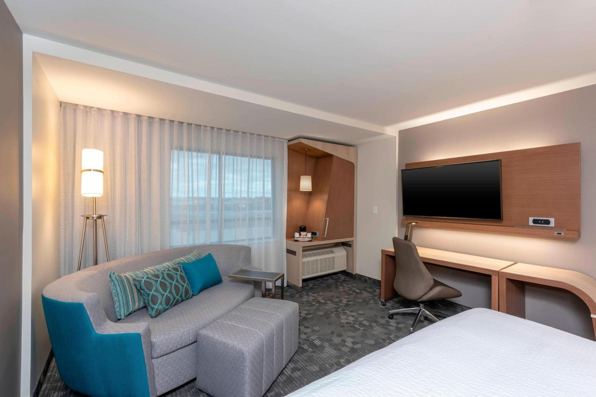 Courtyard by Marriott Cleveland Elyria photo 12