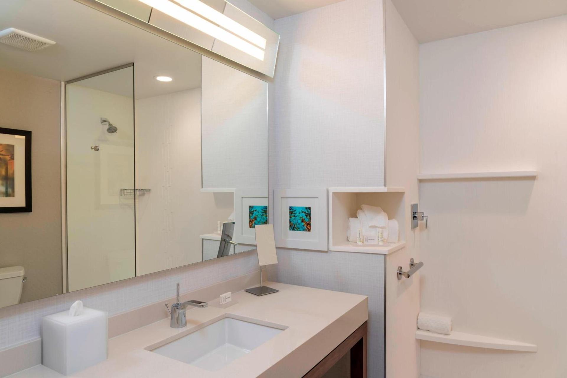 Courtyard by Marriott Cleveland Elyria photo 13
