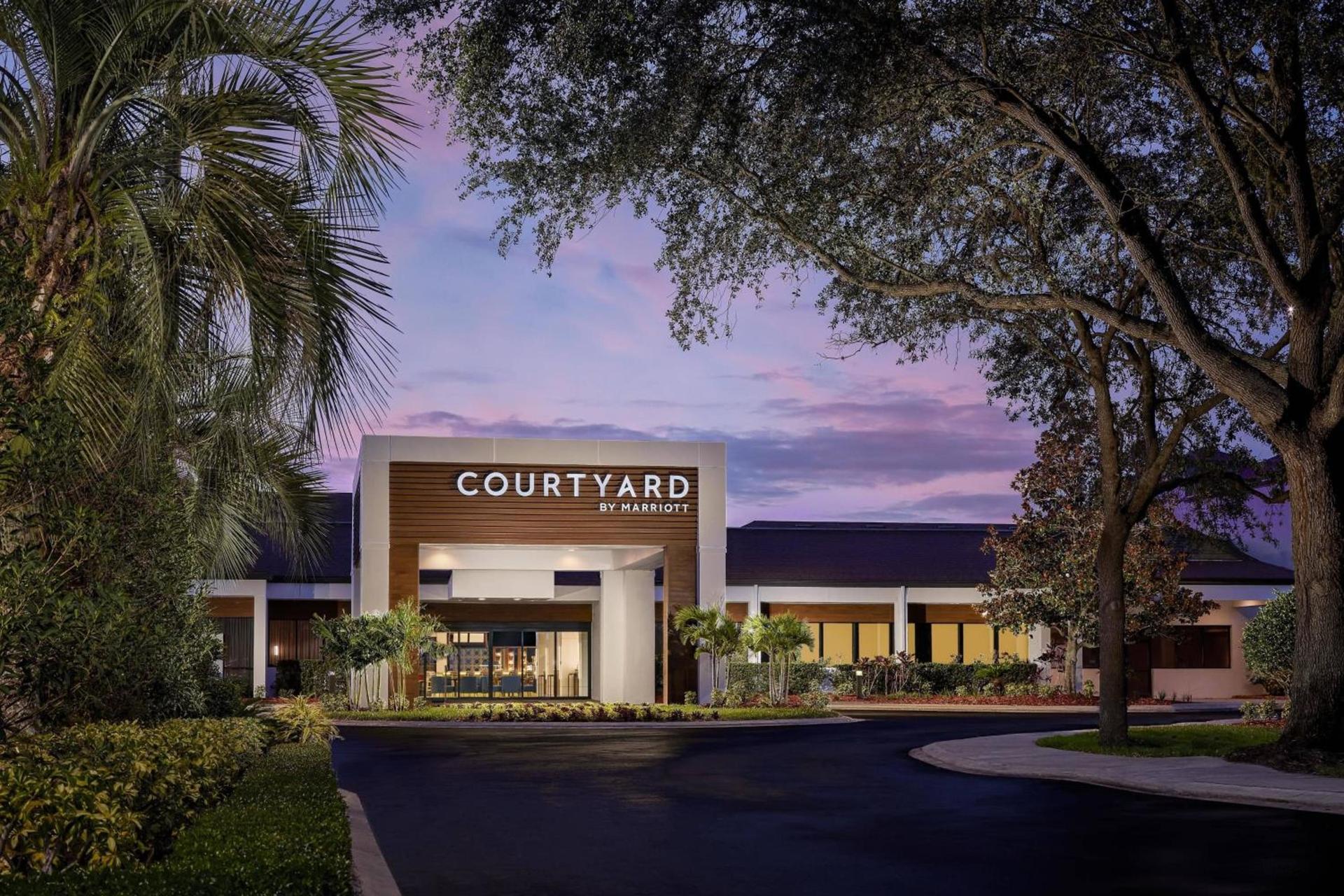 Courtyard by Marriott Orlando Lake Buena Vista at Vista Centre photo 1
