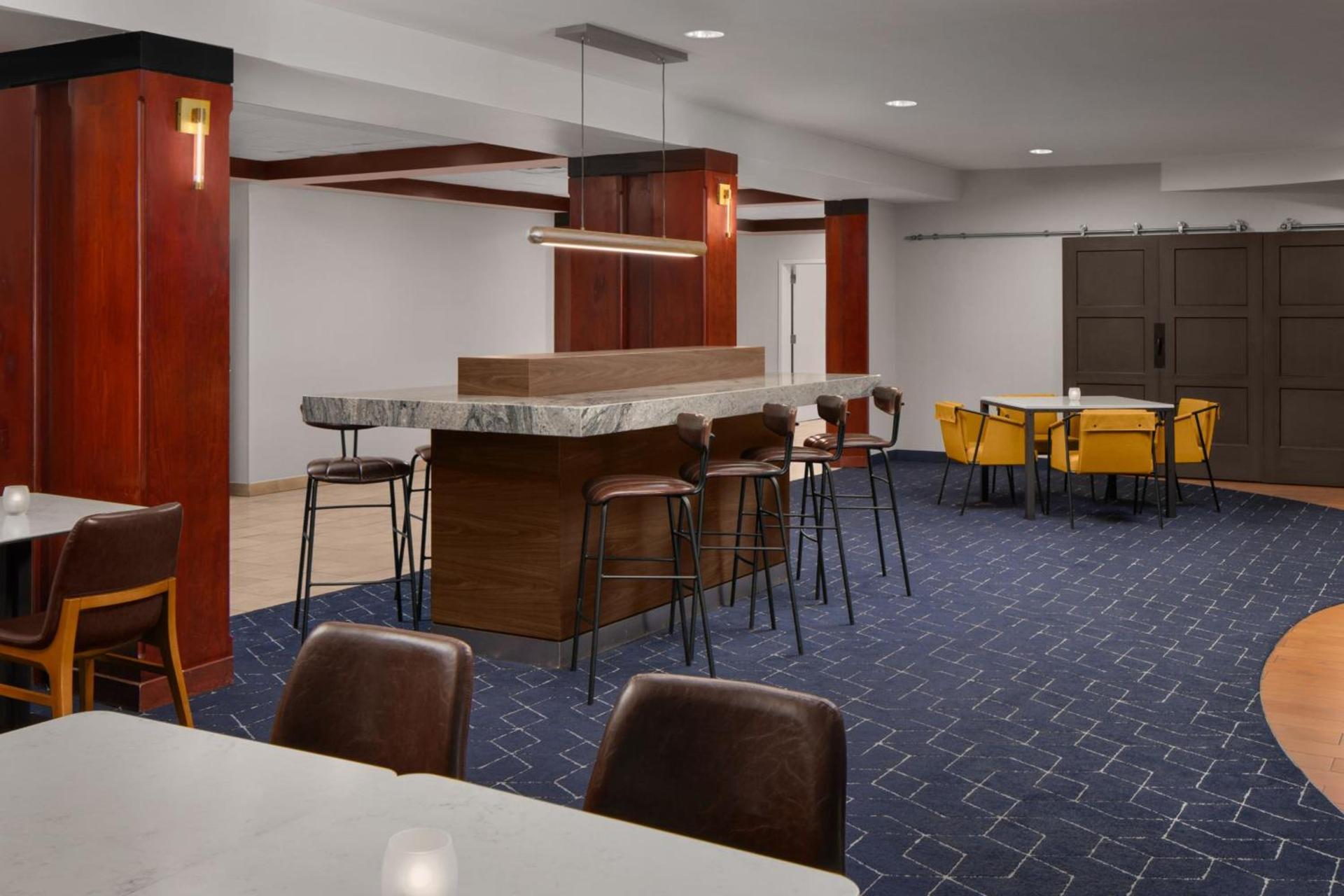 Courtyard by Marriott San Diego Central photo 59