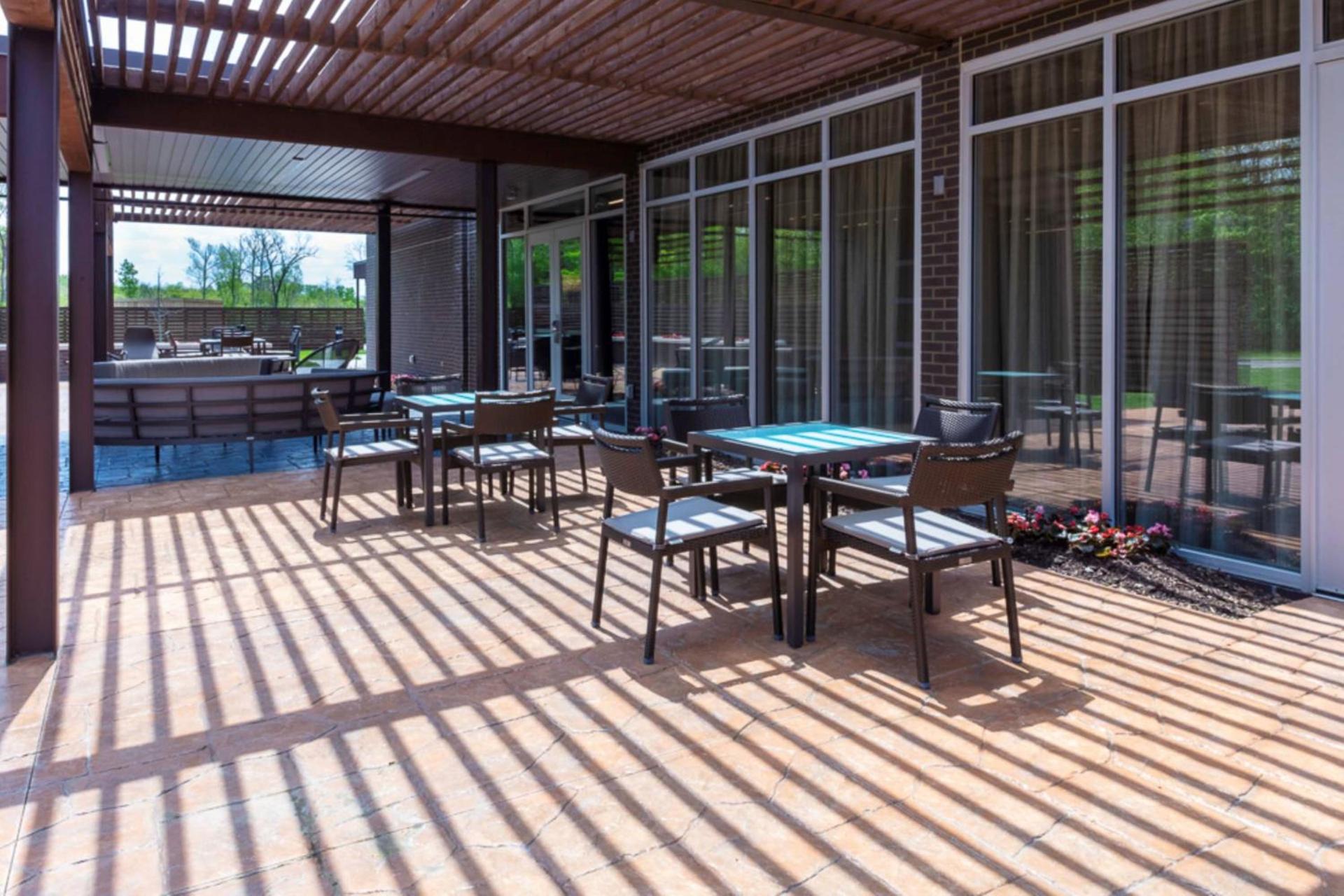 Courtyard by Marriott Indianapolis West-Speedway photo 4