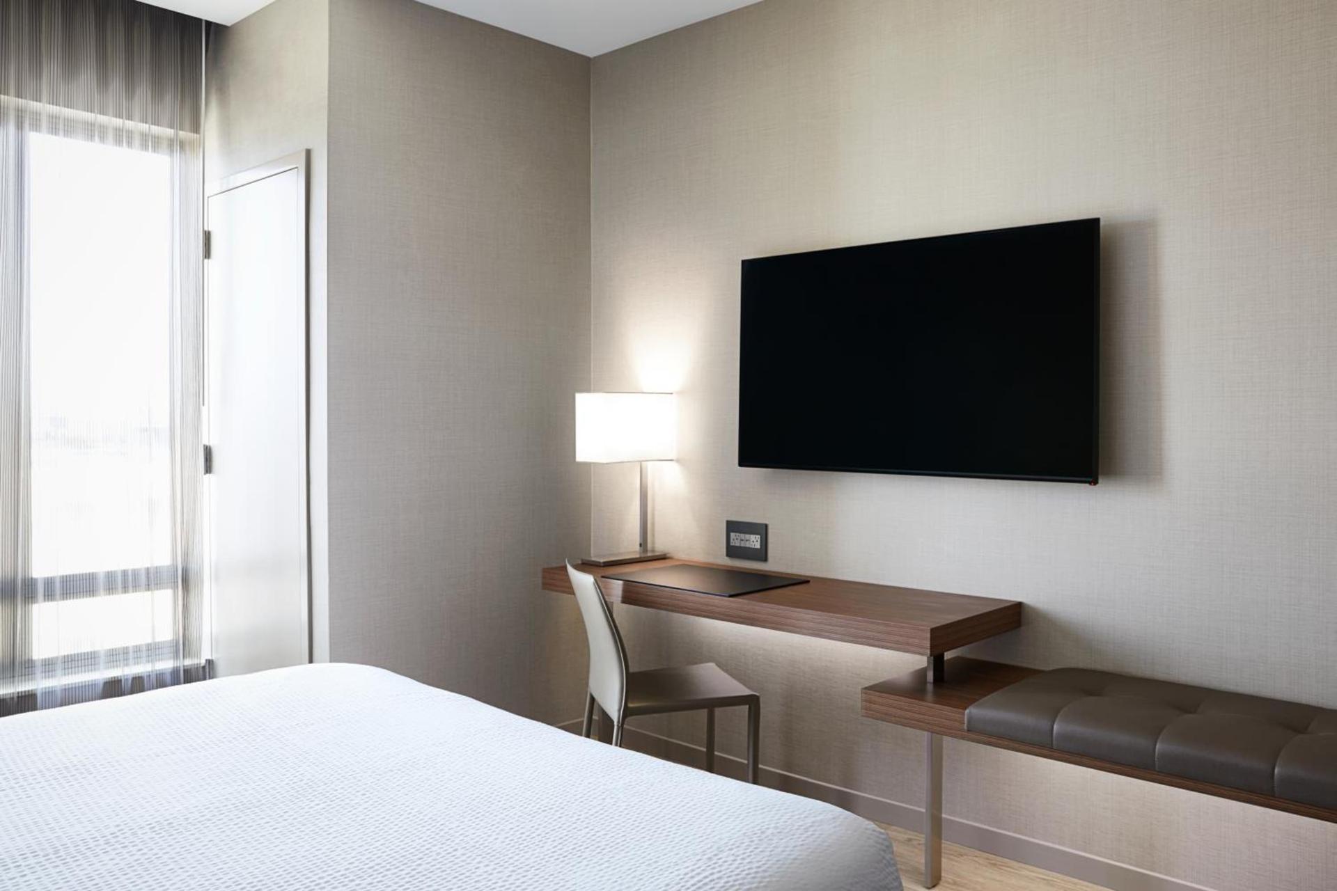 AC Hotel by Marriott Bloomington Mall of America photo 36