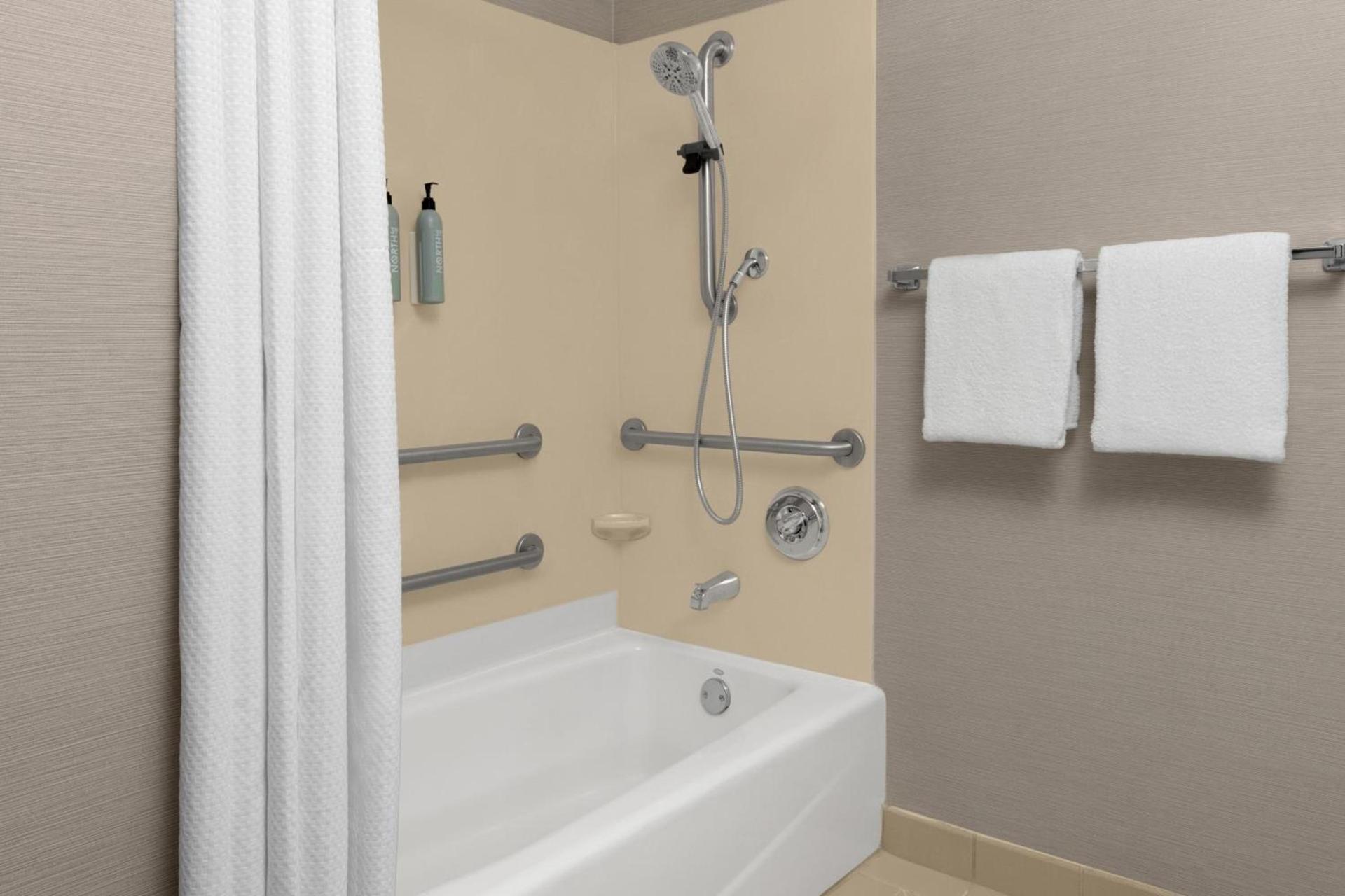 Courtyard by Marriott San Diego Central photo 47