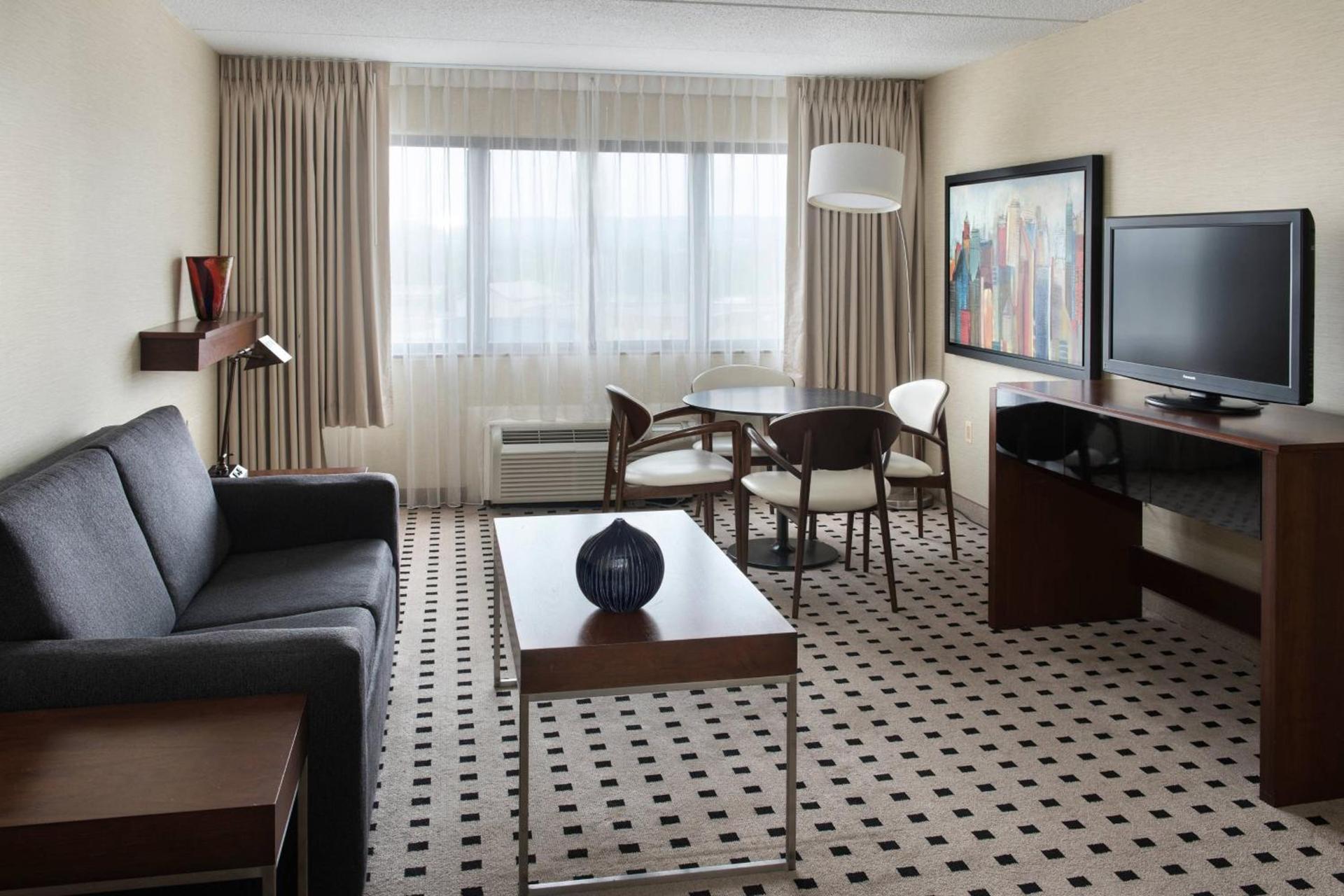 Delta Hotels by Marriott Utica photo 23