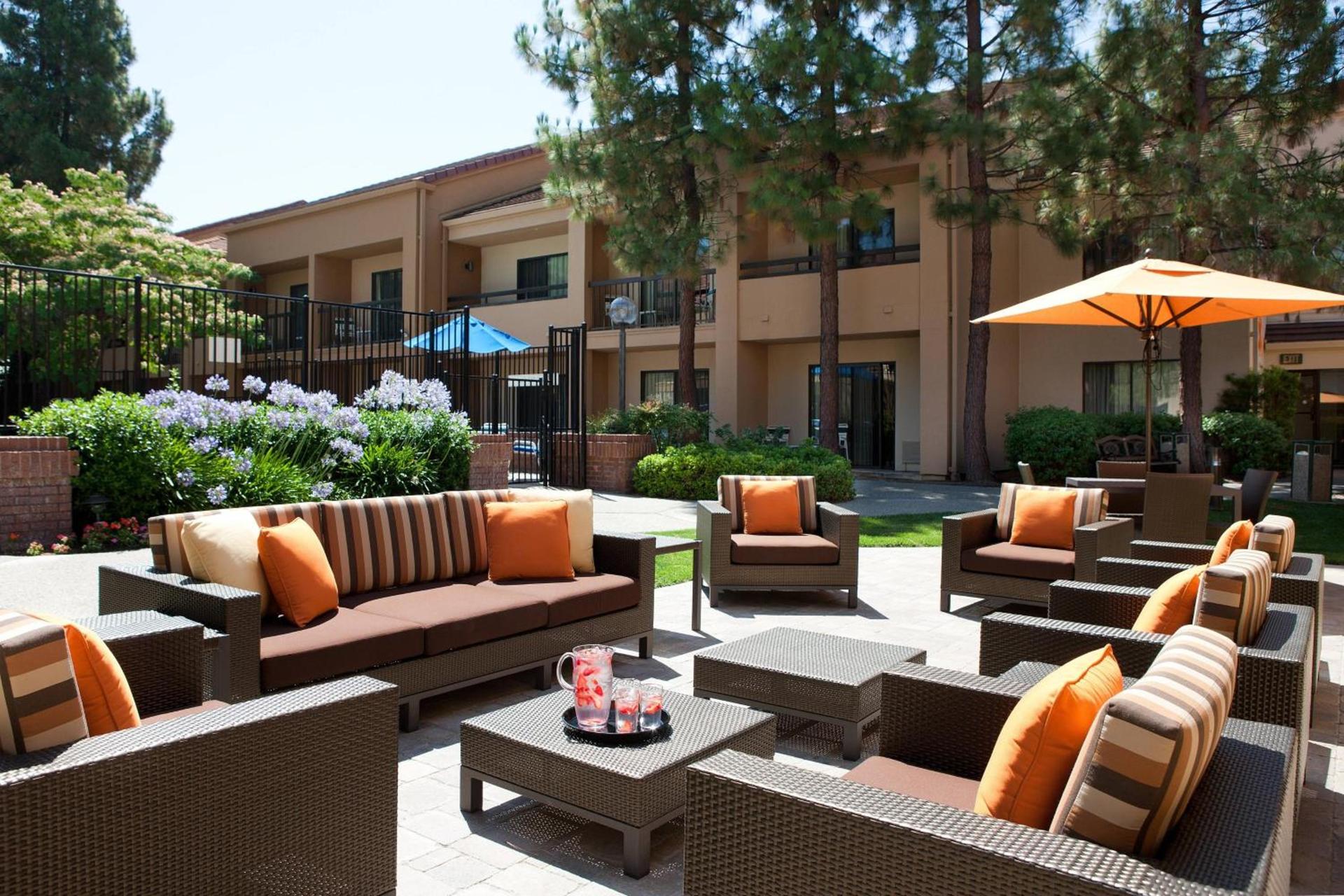 Courtyard by Marriott Pleasanton photo 4