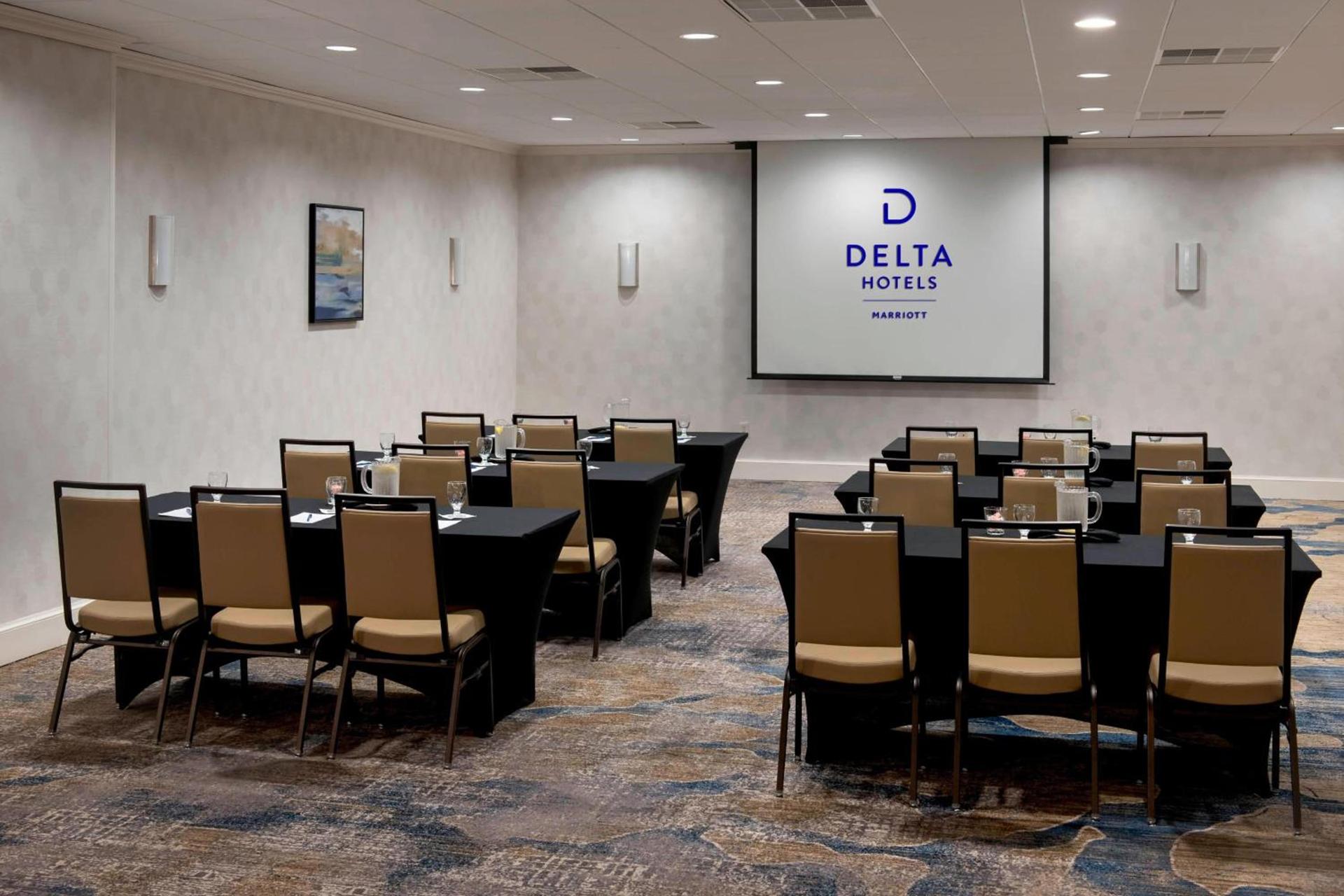 Delta Hotels by Marriott Utica photo 4
