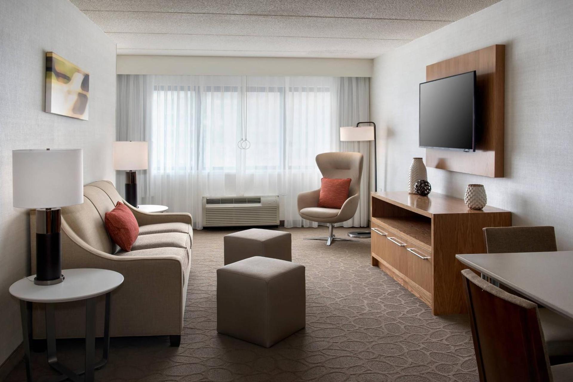 Delta Hotels by Marriott Utica photo 5