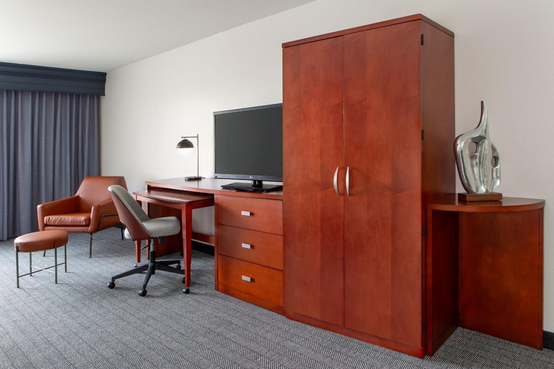 Courtyard by Marriott Madison West / Middleton photo 16