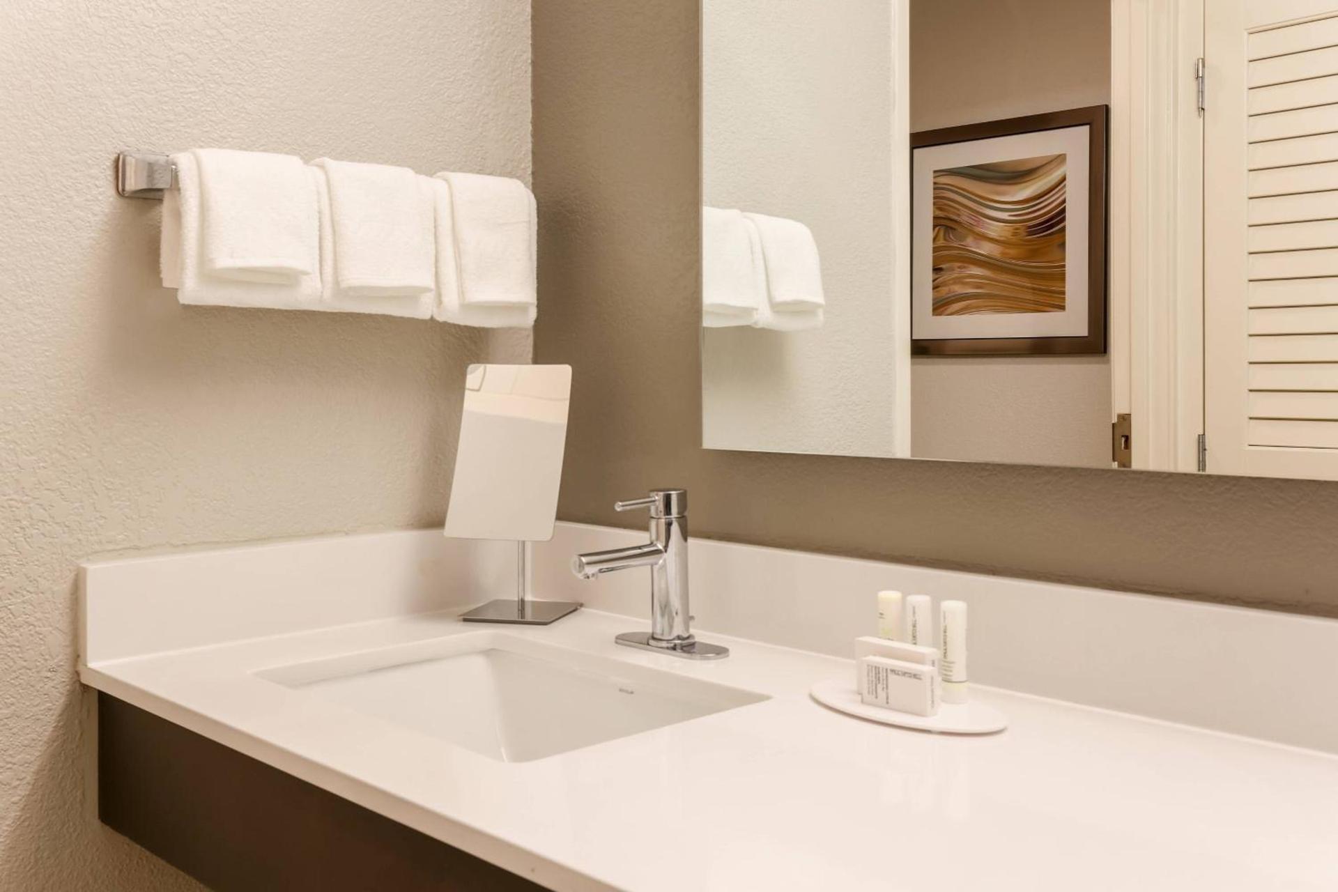 Courtyard by Marriott Monroe Airport photo 7