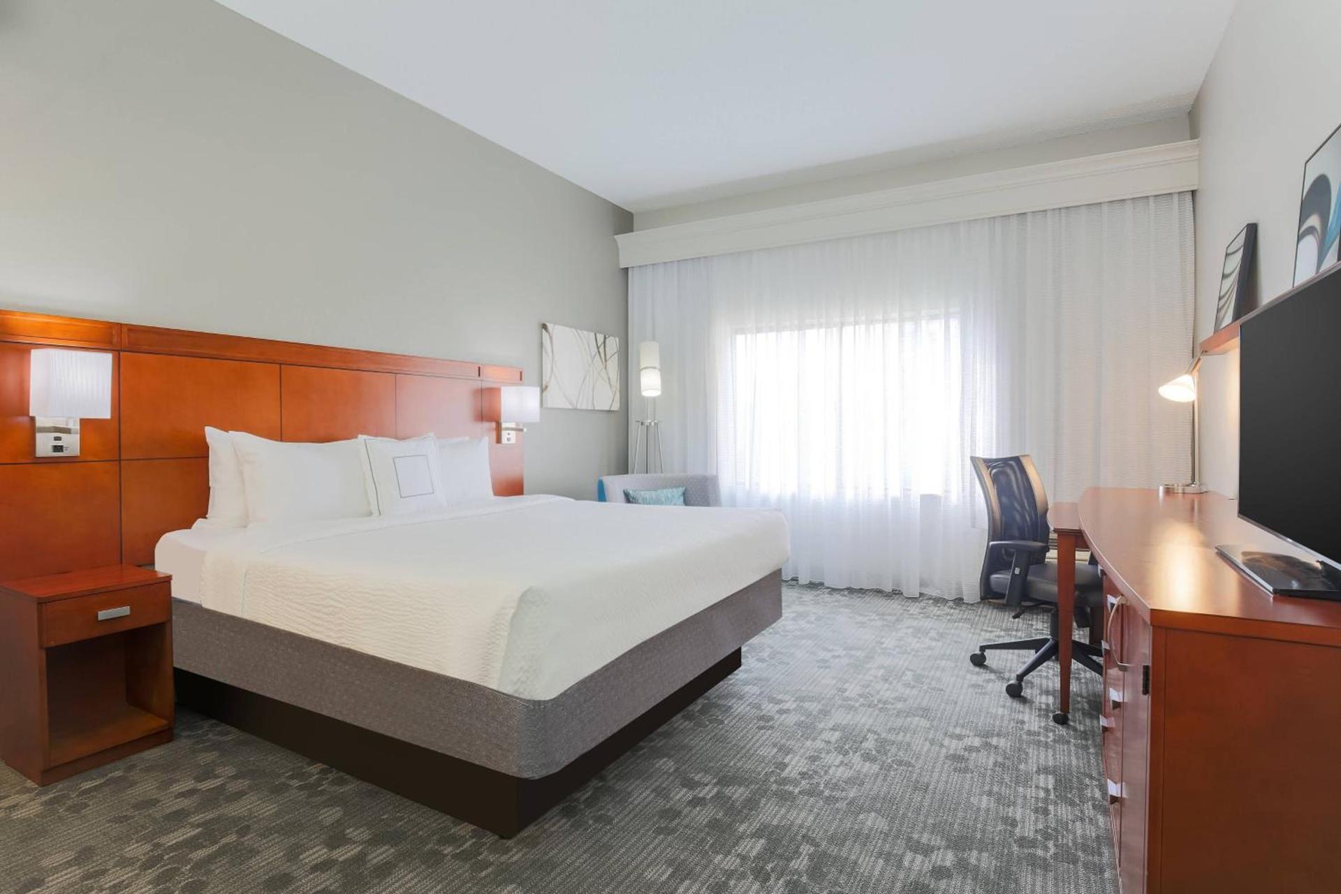 Courtyard by Marriott Monroe Airport photo 14