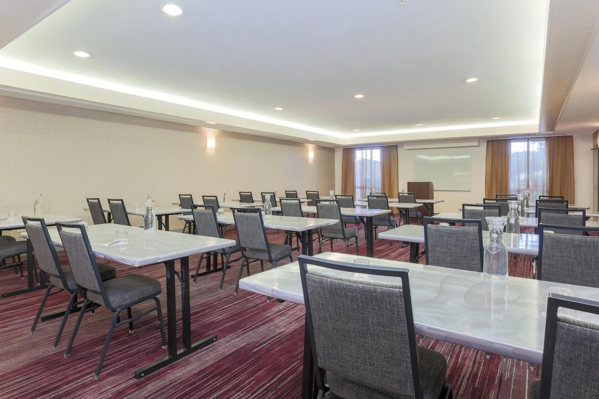 Courtyard by Marriott Monroe Airport photo 28