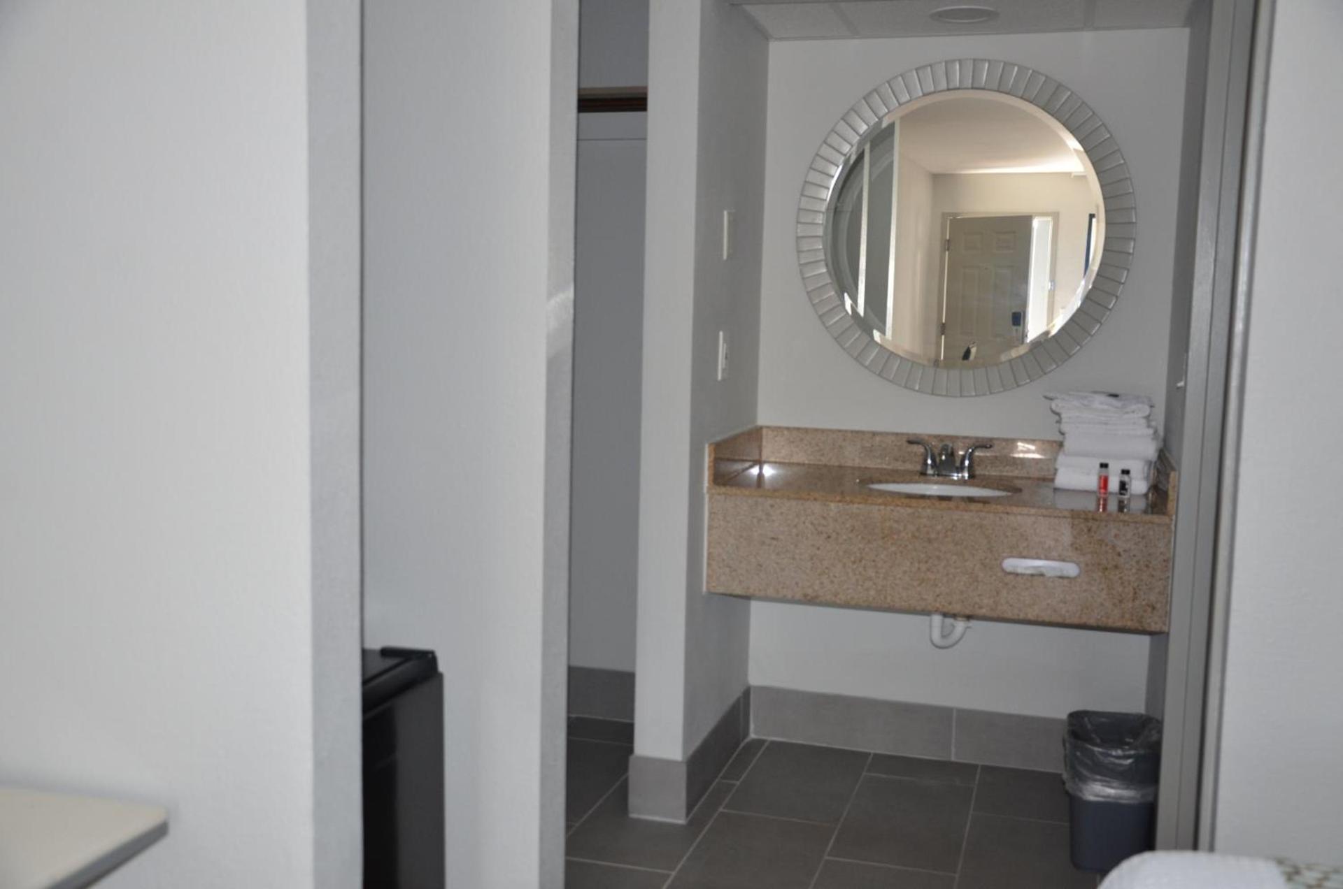 Baymont Suites photo 6