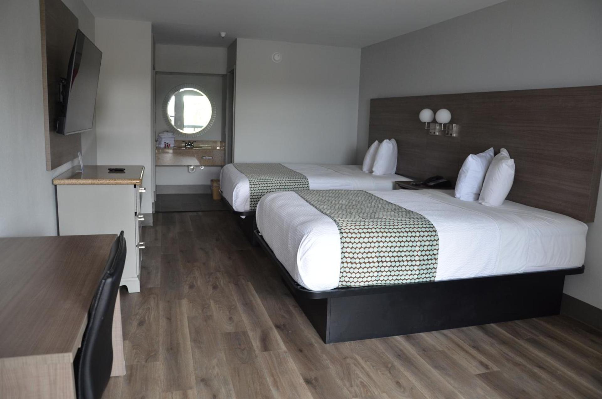 Baymont Suites photo 2