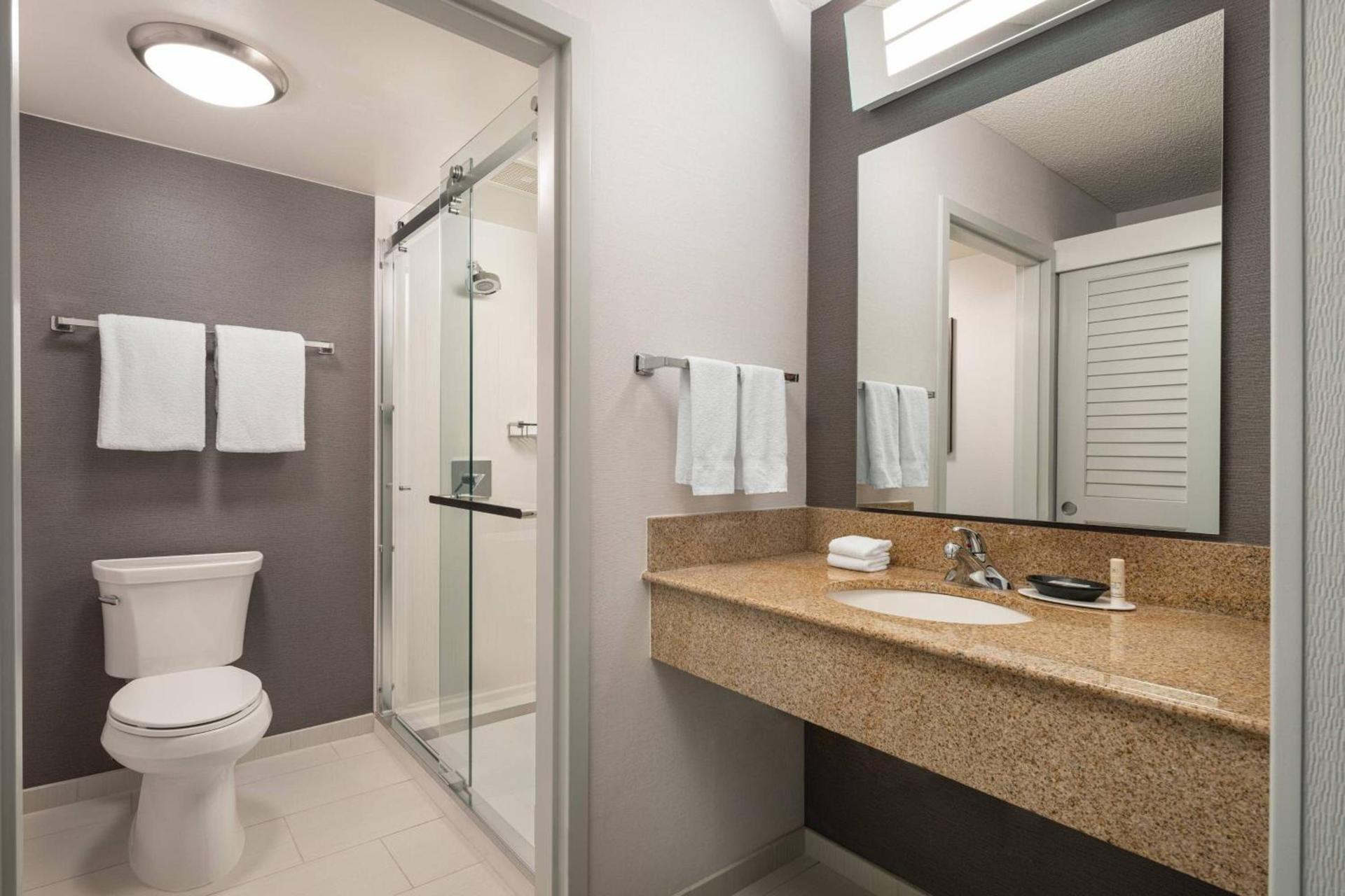 Courtyard by Marriott Pleasanton photo 12